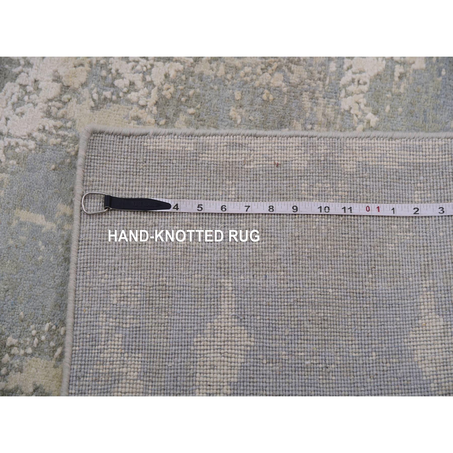 Tappeto quadrato grigio dal design astratto e moderno in lana e seta annodata a mano 10'0
