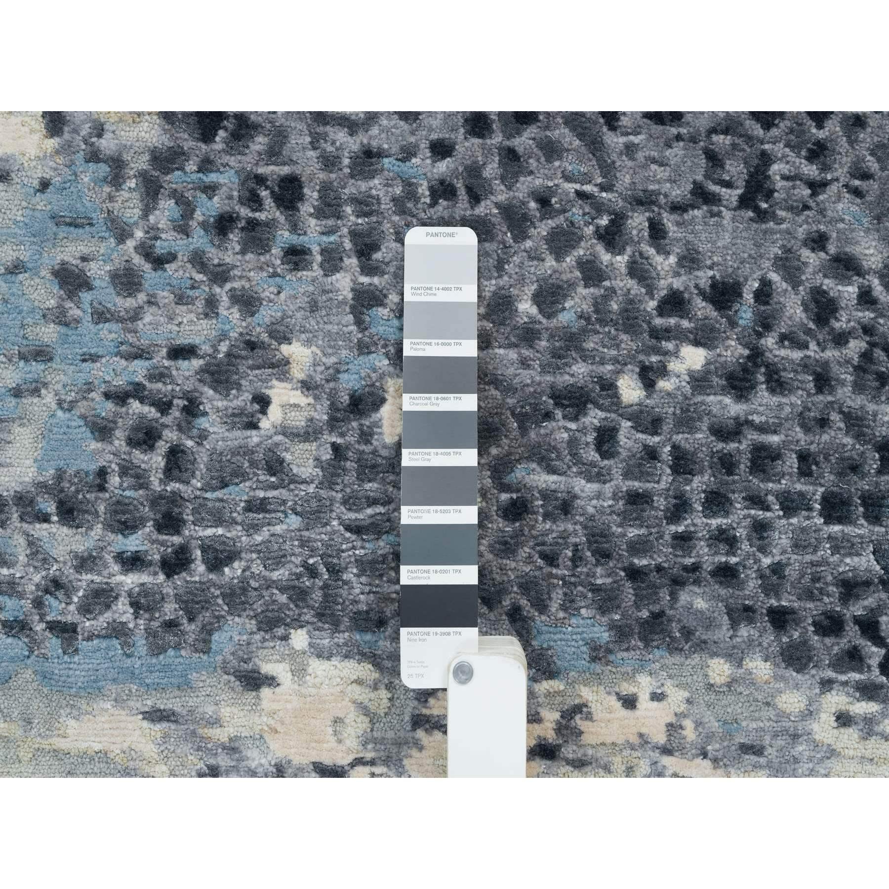 XXI secolo e contemporaneo Gray Modern Design Wool & Silk Hand Knotted Square Oriental Rugs 10'1