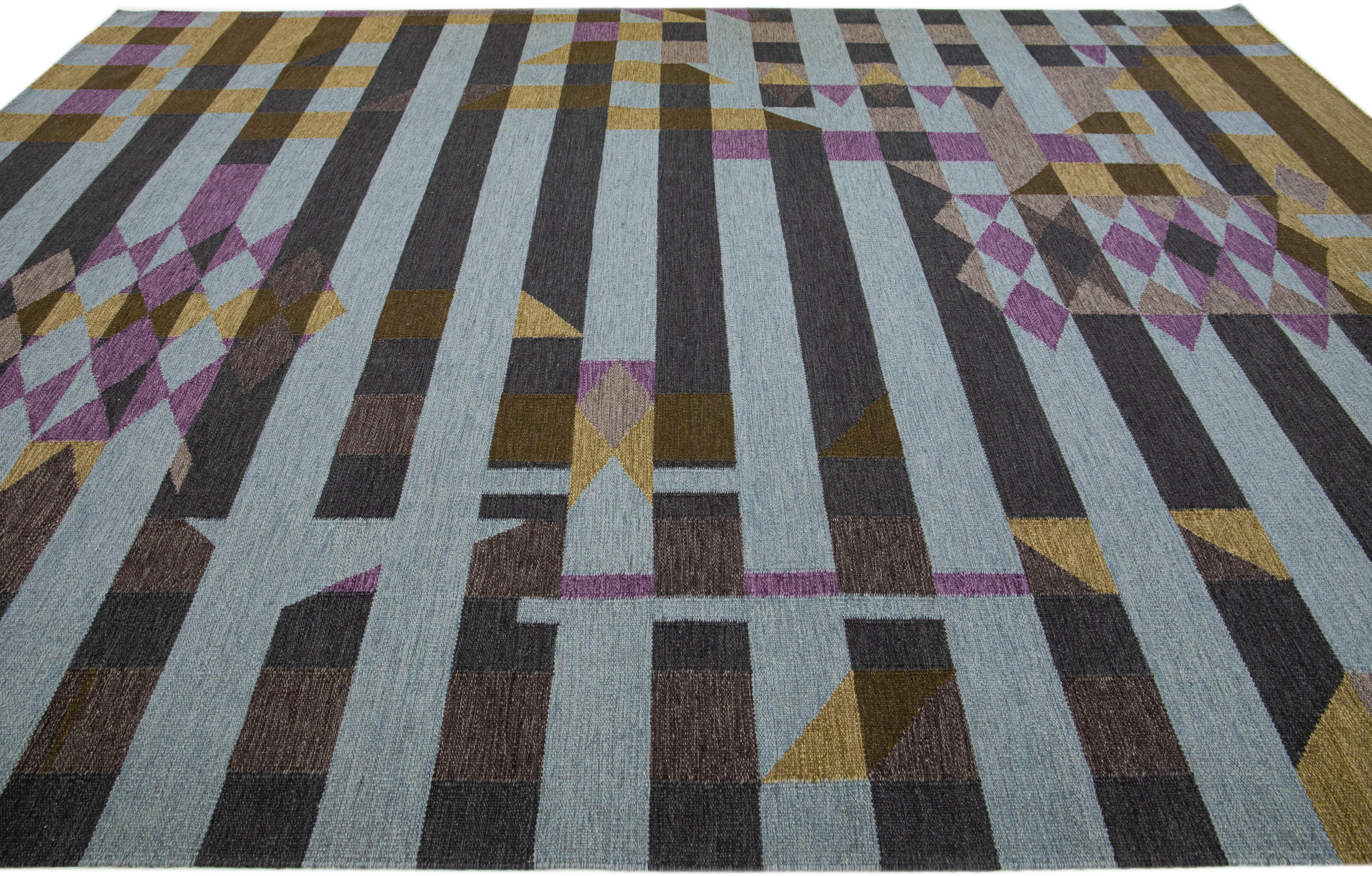 Hand-Knotted Gray Modern Flatweave Kilim Wool Rug with Abstract Design For Sale