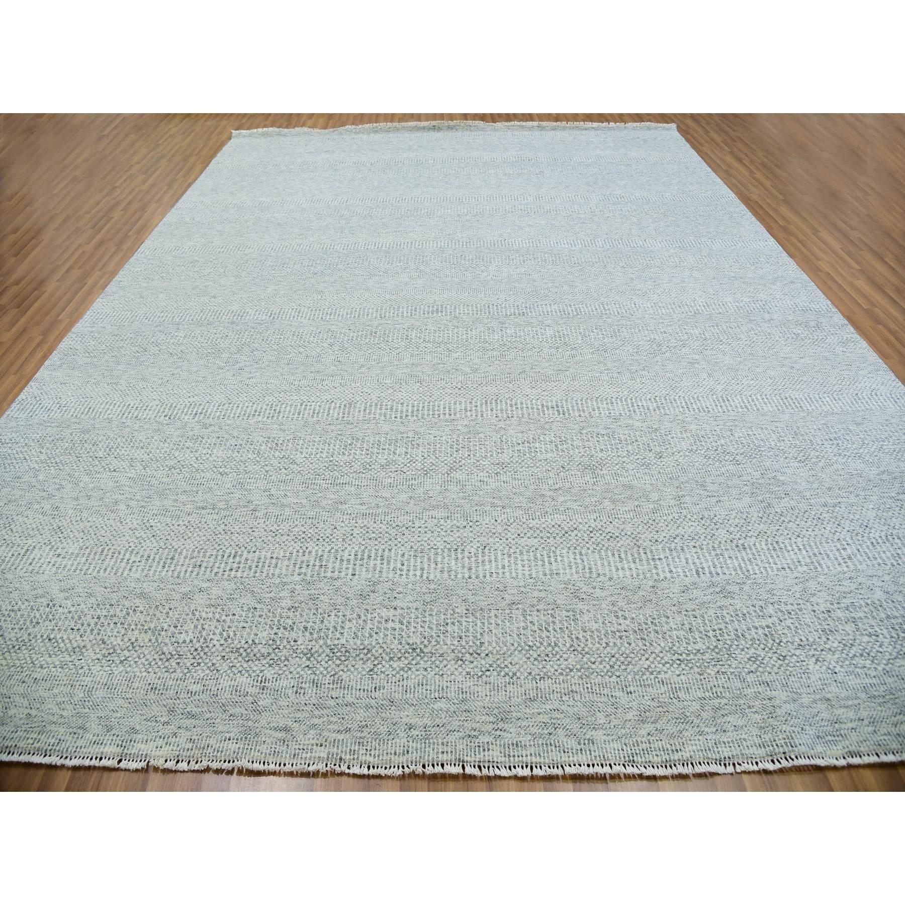 Grau Modern Gras Design Natürliche Wolle Ton in Ton Handgeknüpft Orientteppich (Moderne) im Angebot