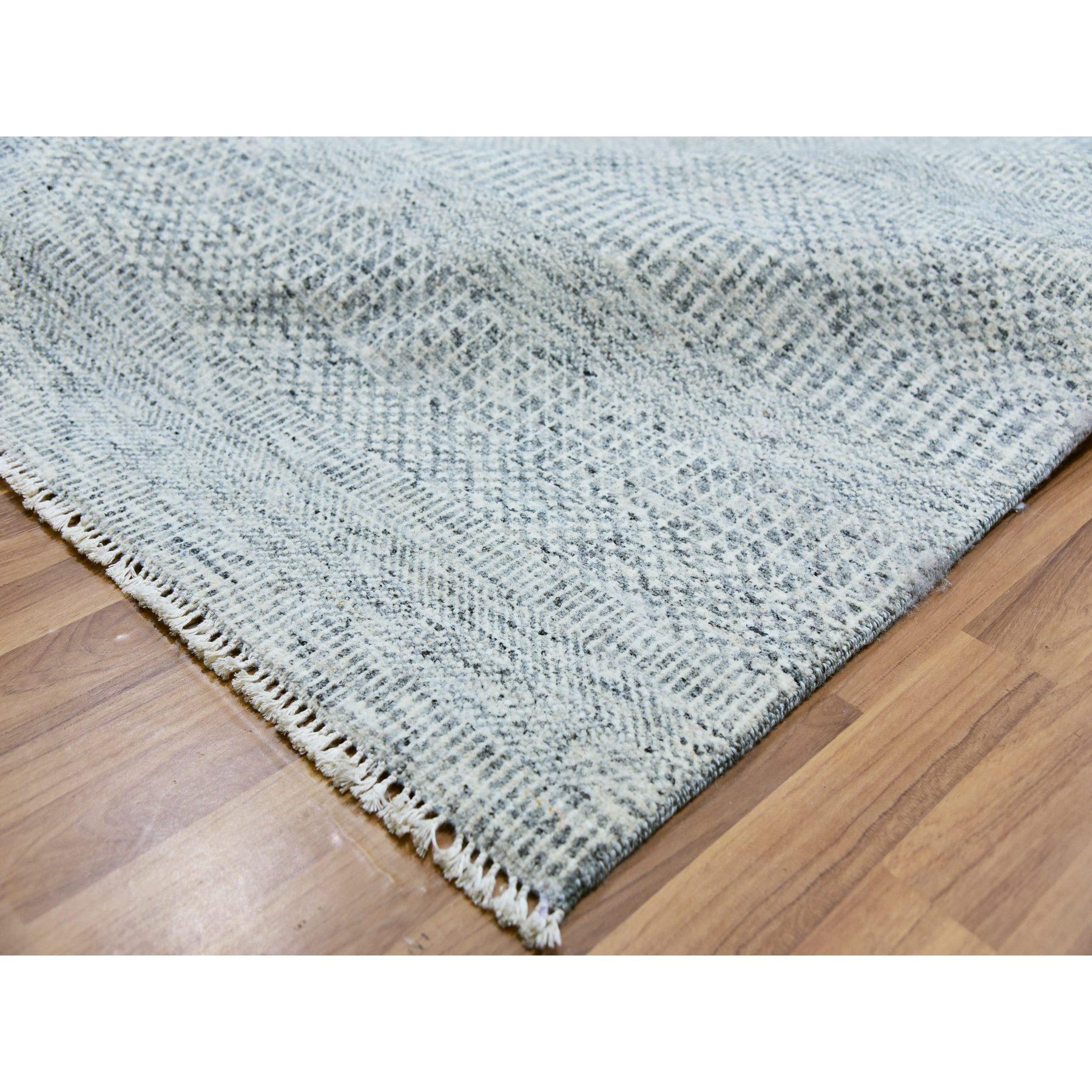 Grau Modern Gras Design Natürliche Wolle Ton in Ton Handgeknüpft Orientteppich im Angebot 1
