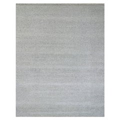 Alfombra Oriental Anudada a Mano de Lana Natural Tono sobre Tono con Diseño Moderno de Hierba Gris