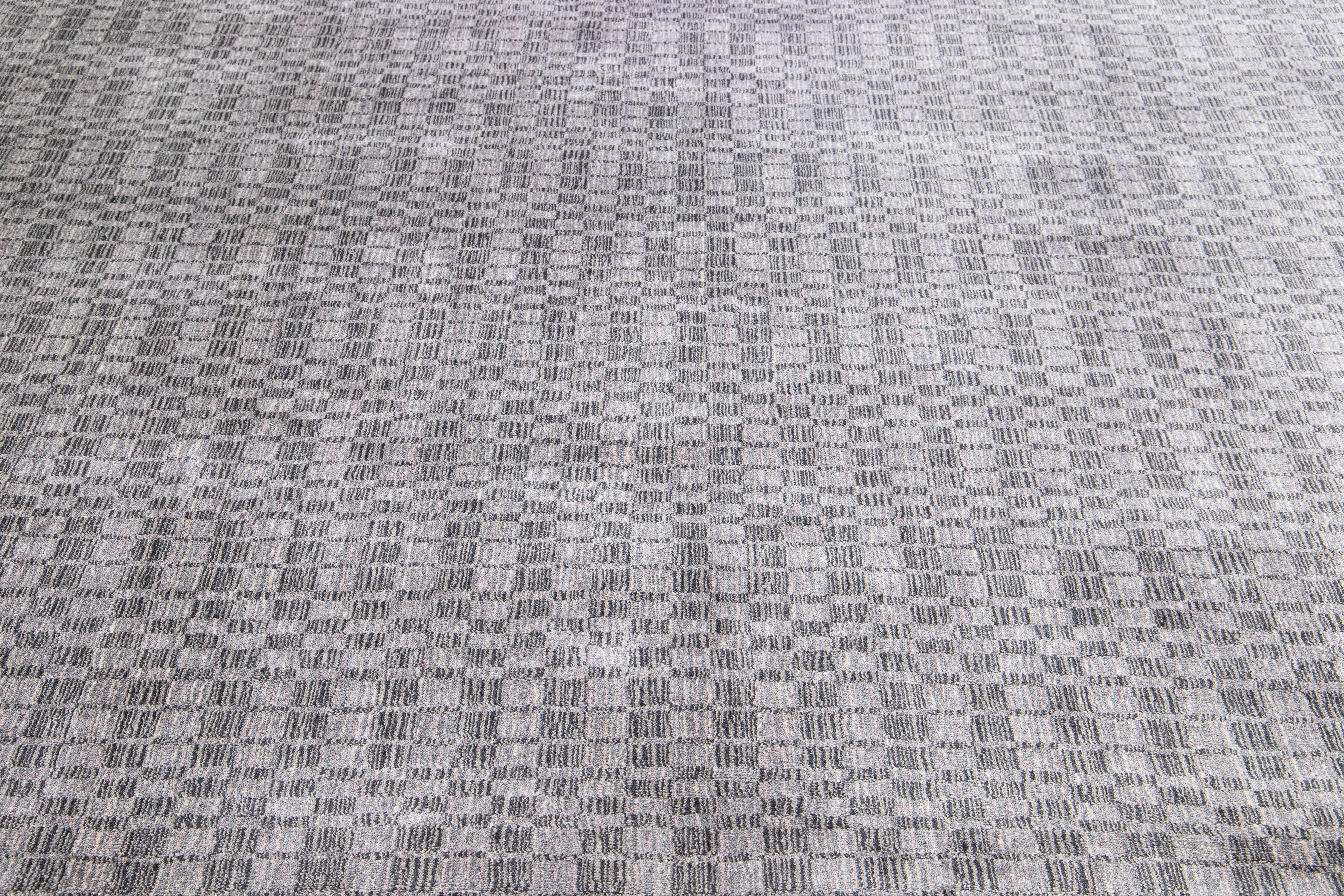 Tapis moderne gris géométrique en laine et soie fait main Neuf - En vente à Norwalk, CT