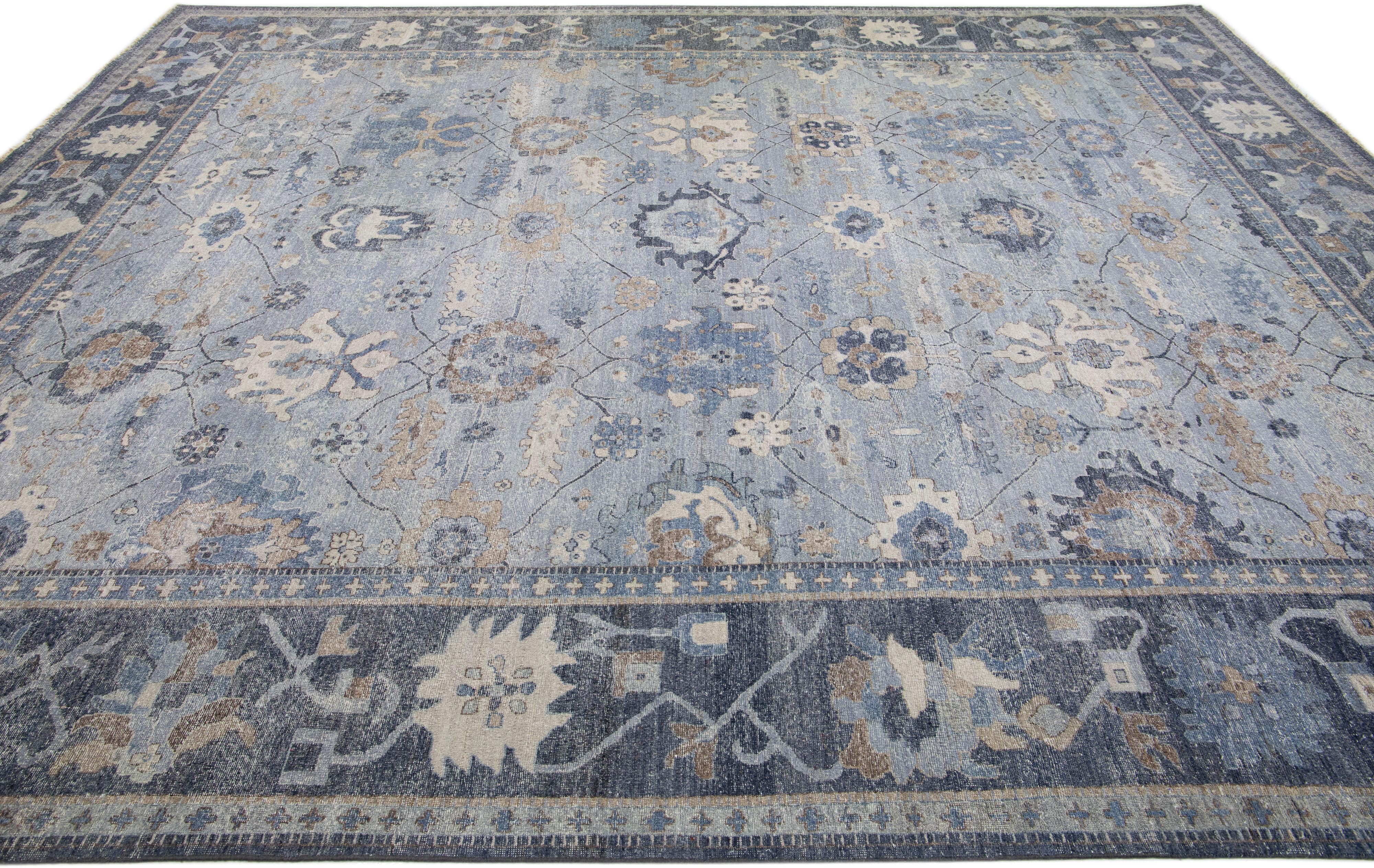 Gray Modern Indian Handmade Floral Wool Rug In New Condition For Sale In Norwalk, CT