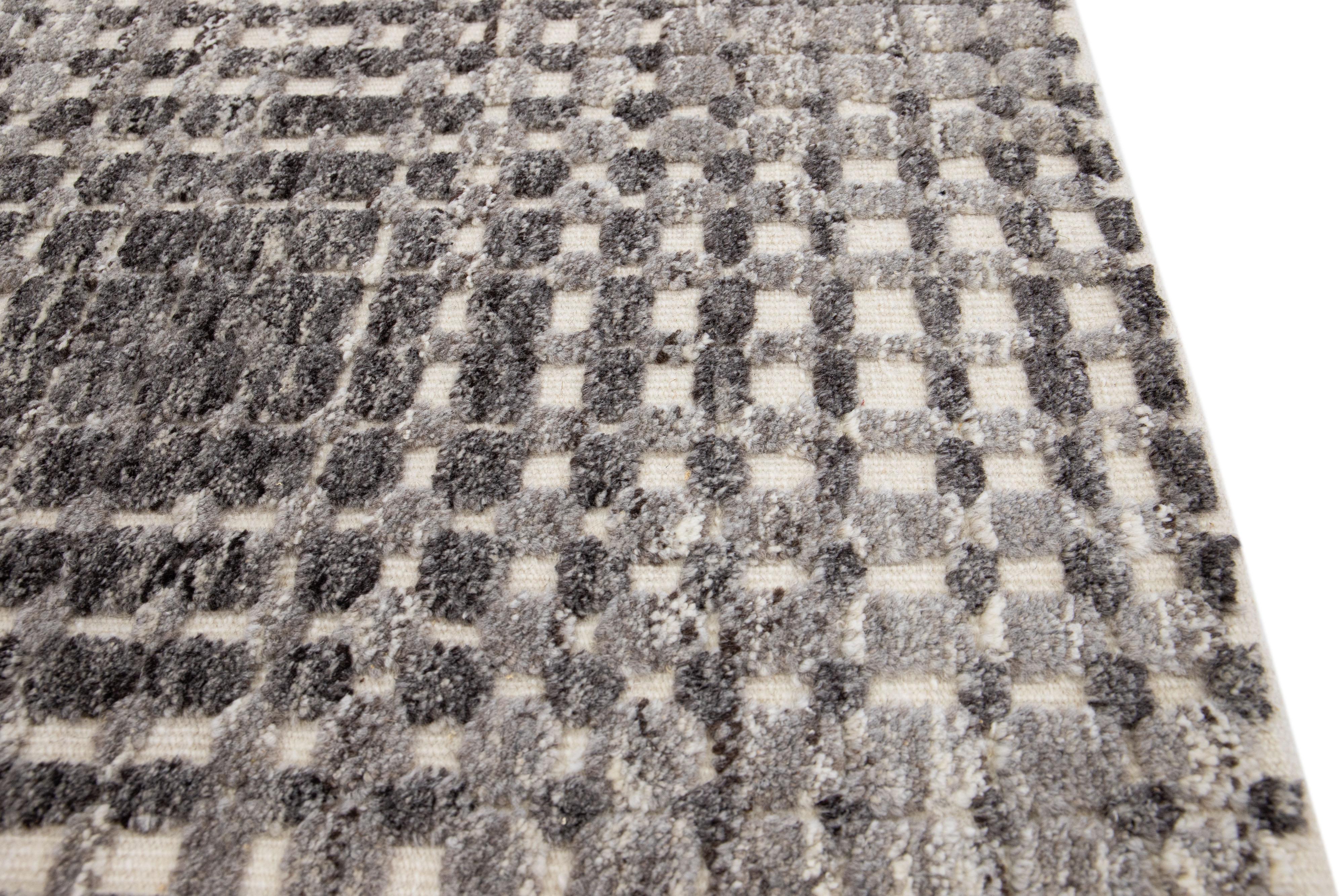 Gray Modern Moroccan Style Handmade Custom Wool Rug In New Condition For Sale In Norwalk, CT
