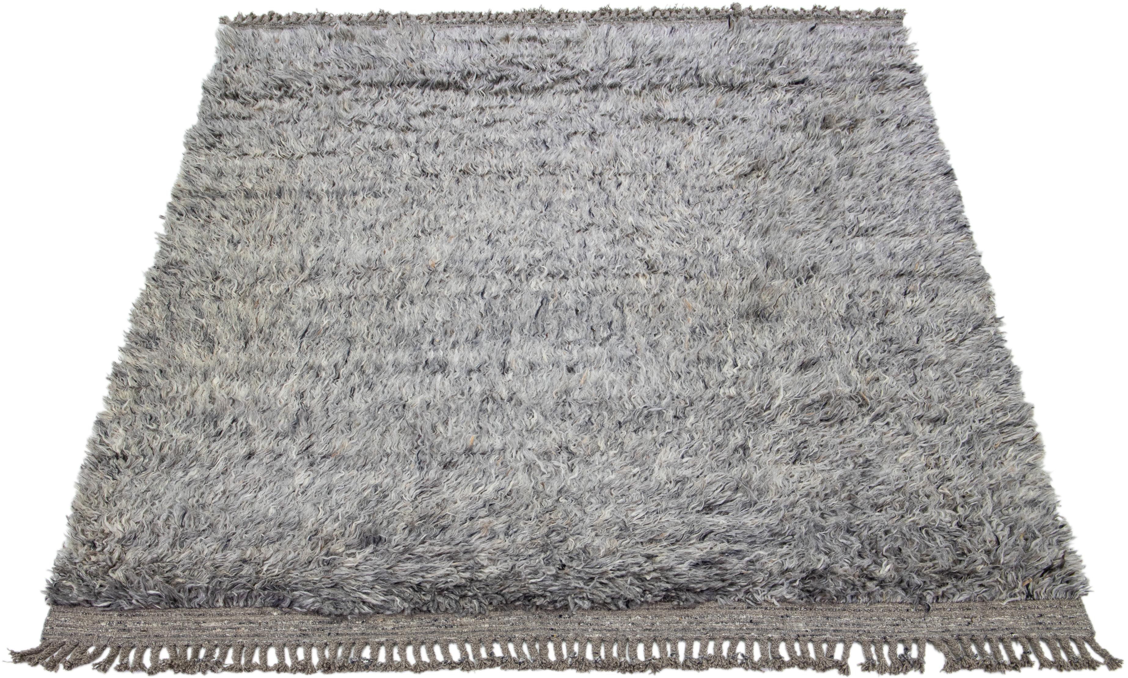 Gray Modern Moroccan Style Shaggy Wool Area Rug  In New Condition For Sale In Norwalk, CT