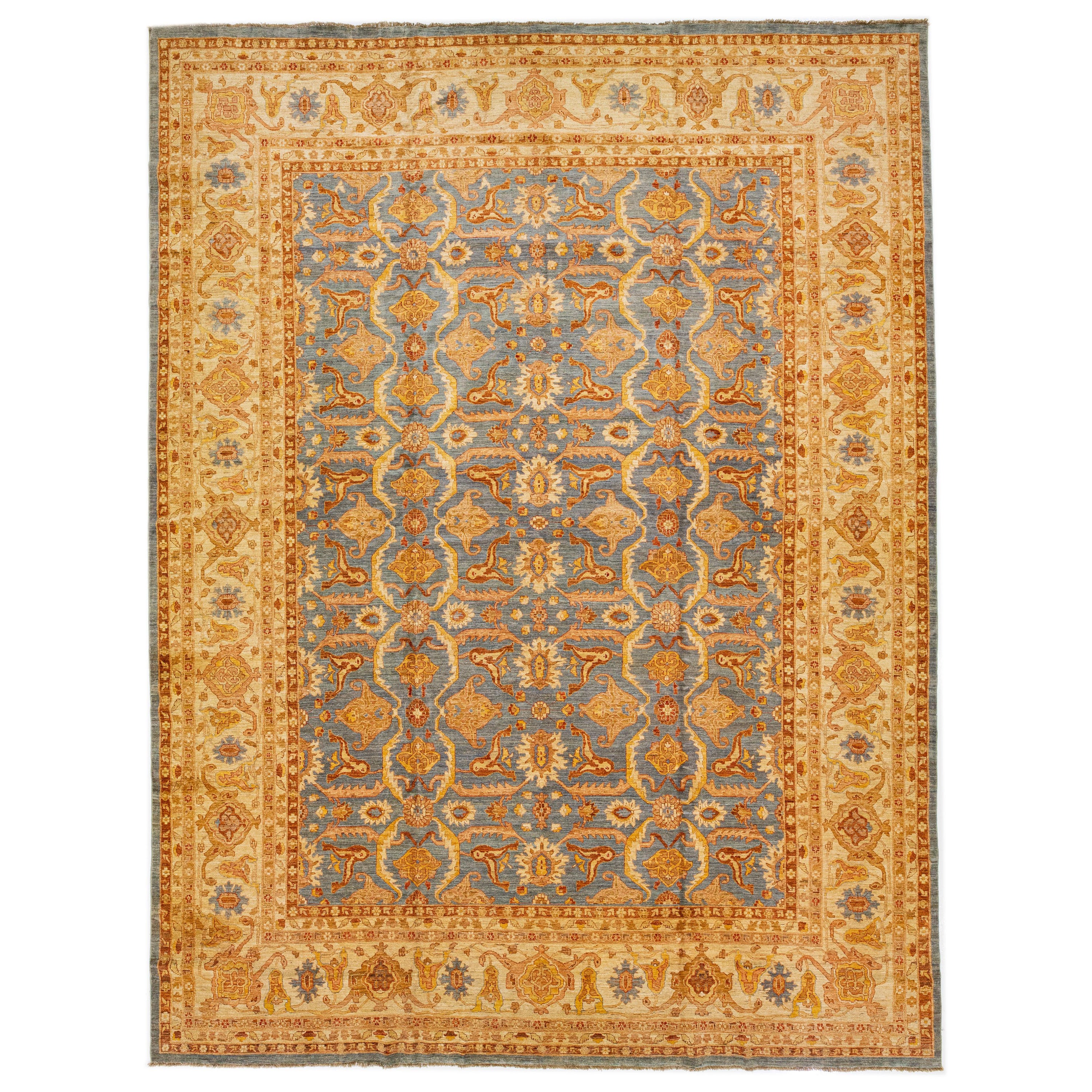 Tapis moderne Paki Peshawar en laine grise fait à la main avec motif sur toute sa surface en vente