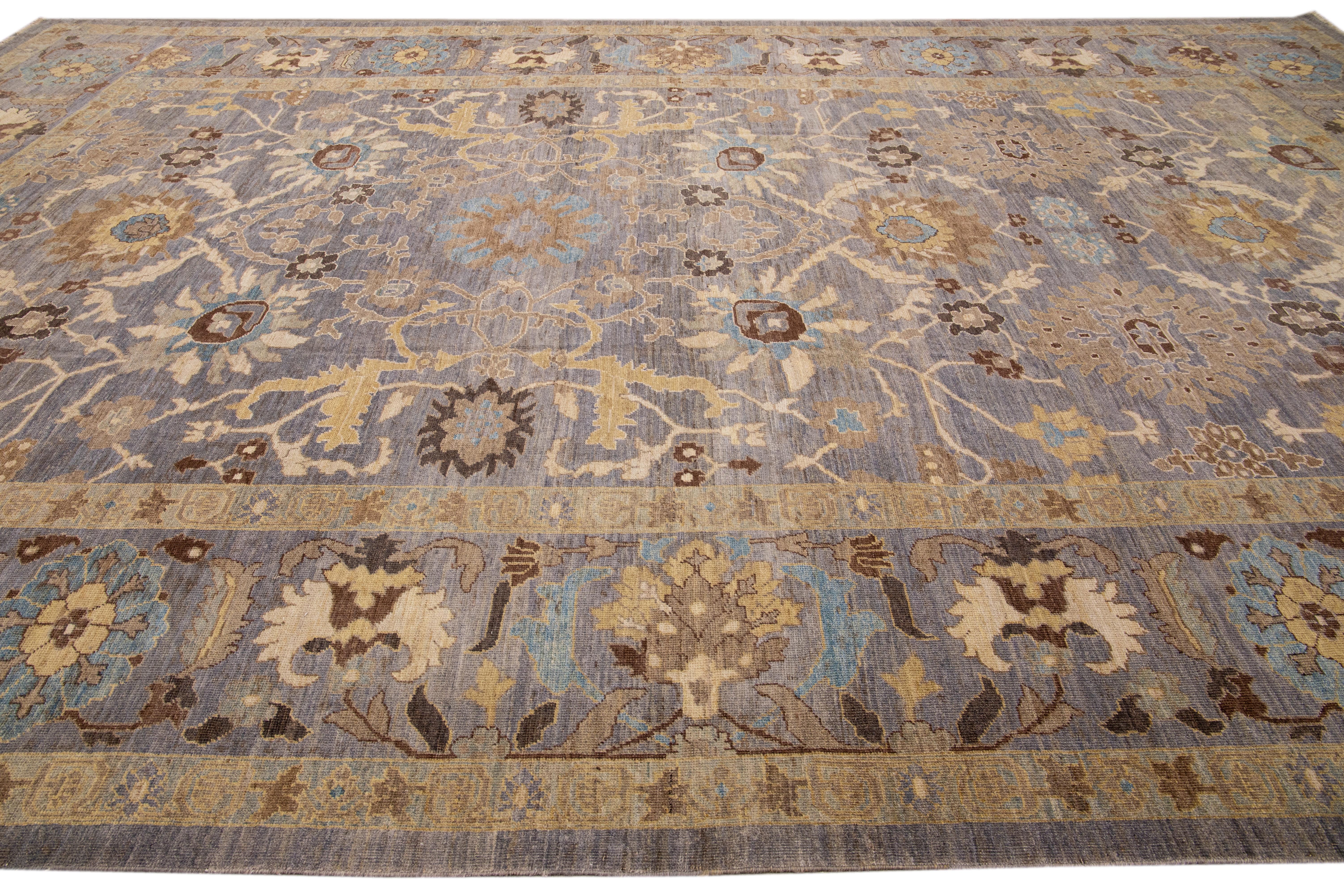 Gray Modern Sultanabad Handmade Floral Motif Oversize Wool Rug In New Condition For Sale In Norwalk, CT