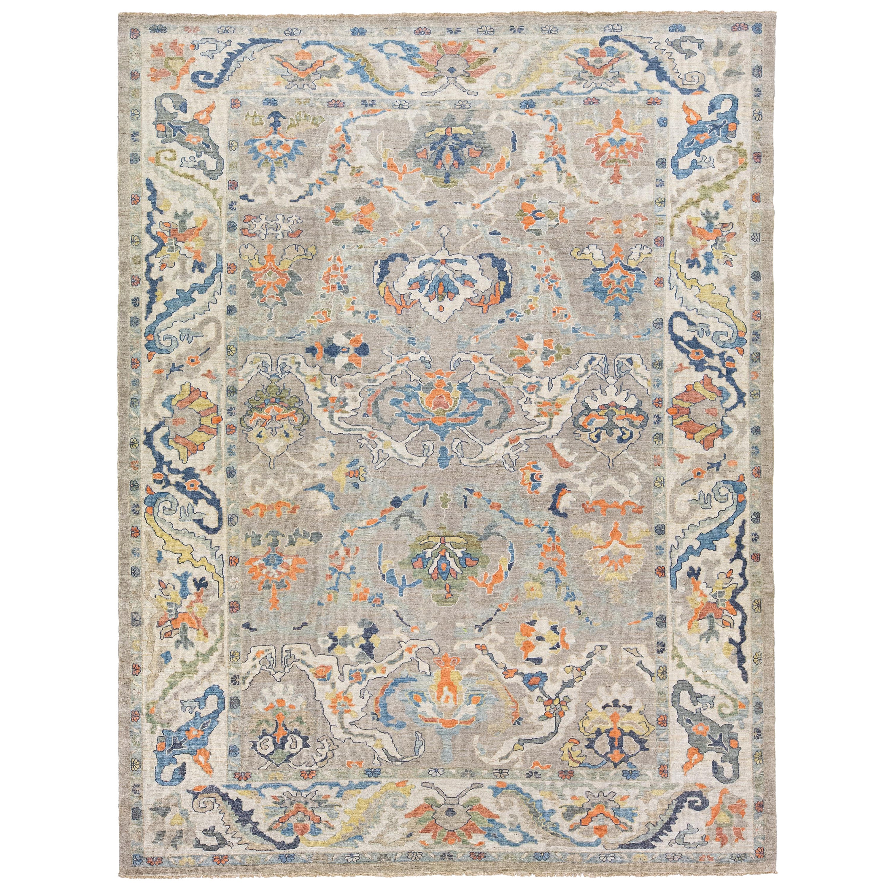 Sultanabad Handgefertigter Wollteppich mit Blumenmuster in Grau