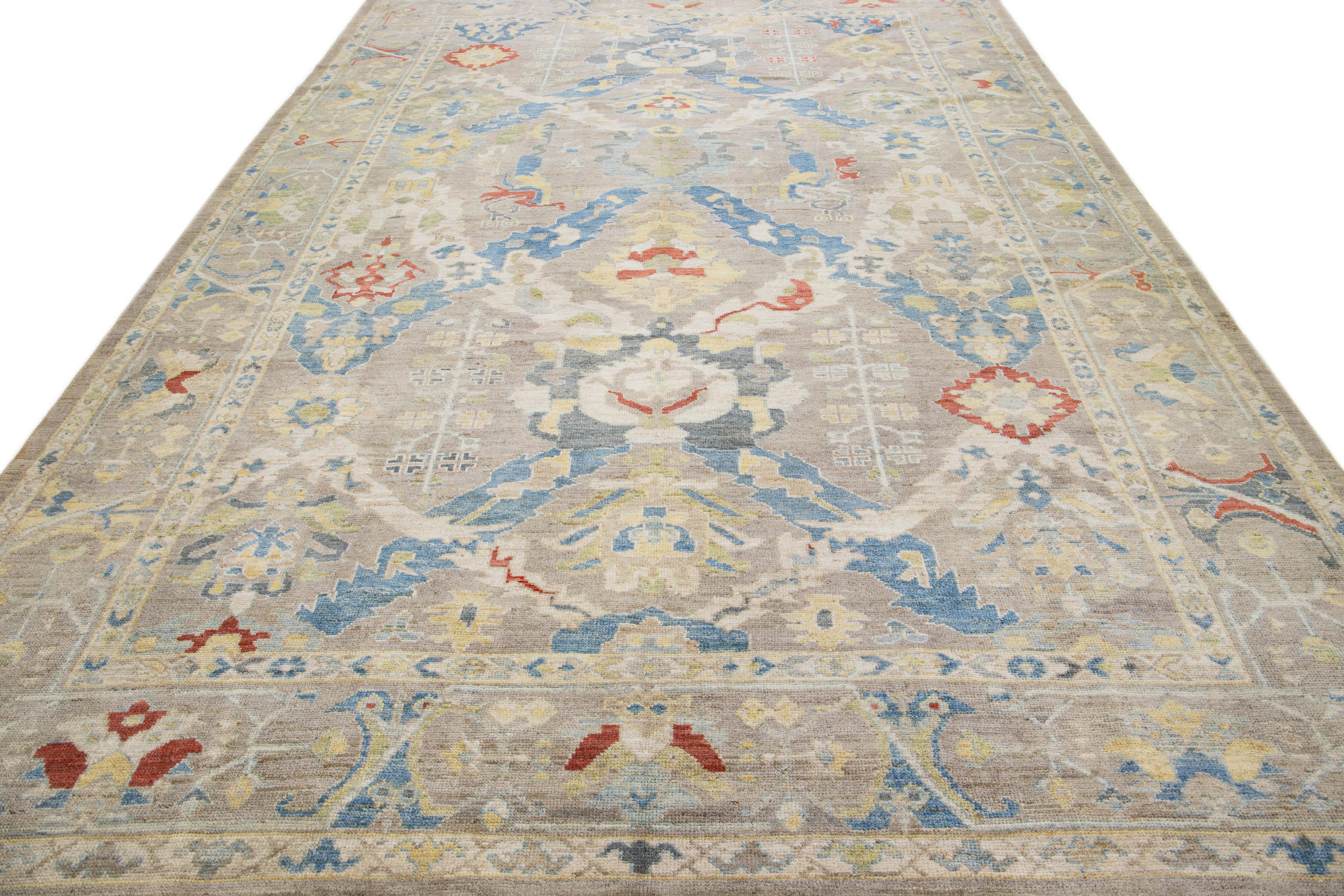 Persian Gray Modern Sultanabad Handmade Floral Wool Rug For Sale