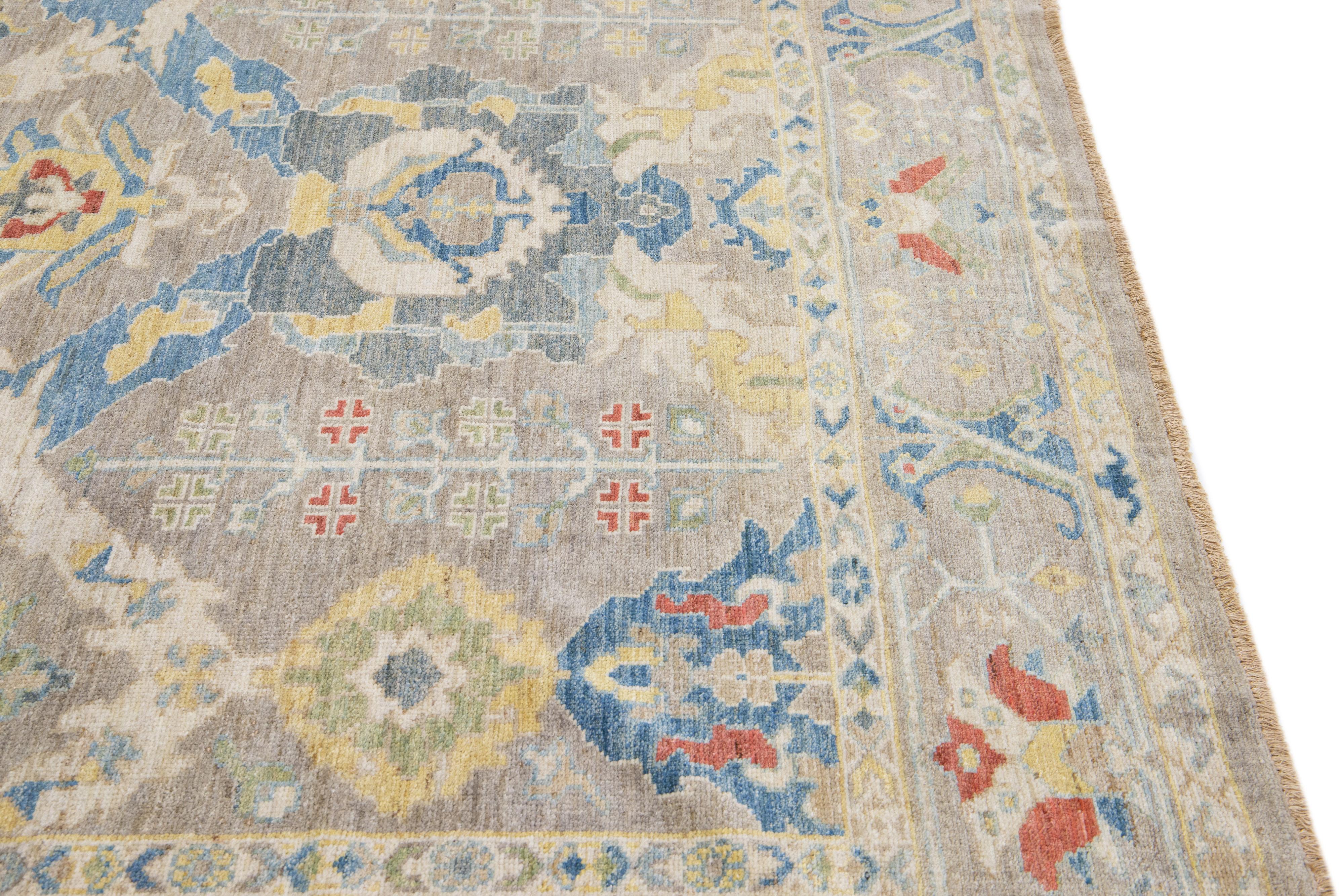 Gray Modern Sultanabad Handmade Floral Wool Rug For Sale 3