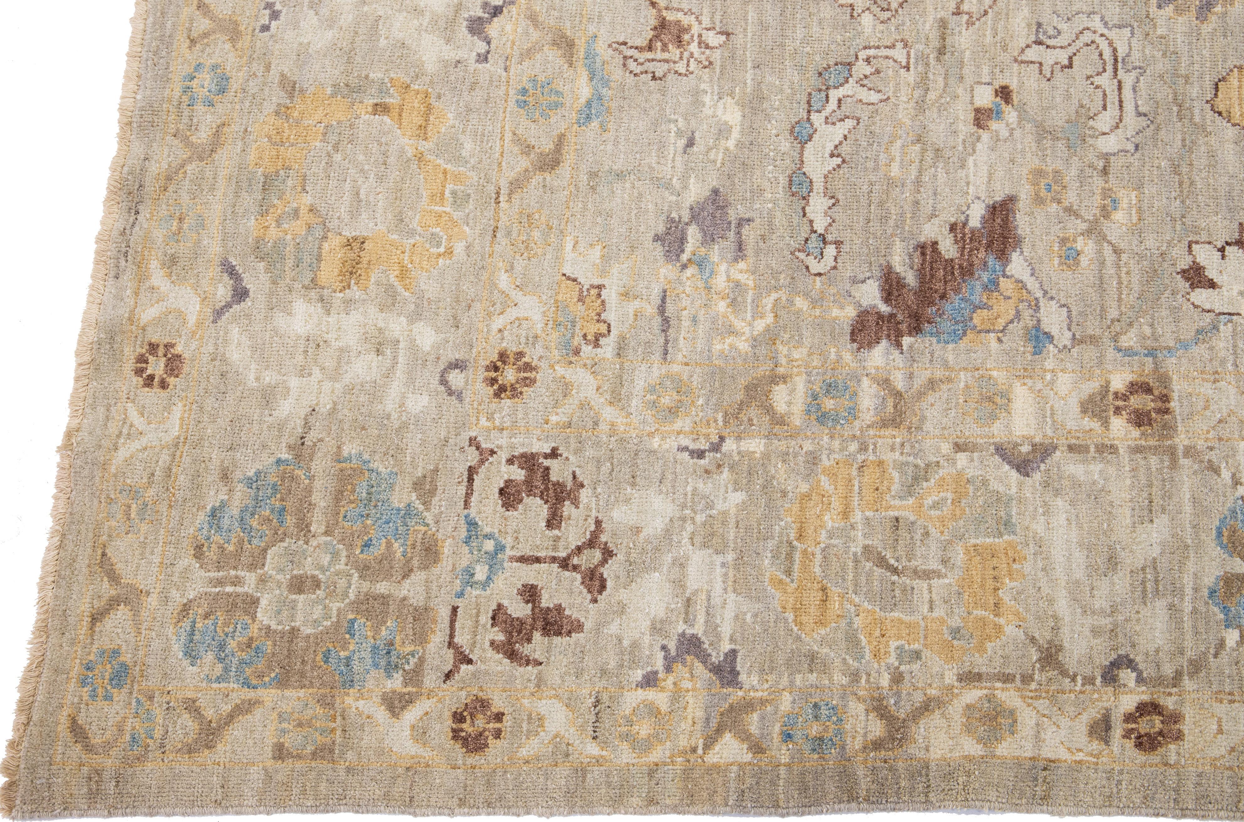 Hand-Knotted Gray Modern Sultanabad Handmade Square Wool Rug with Floral Motif For Sale