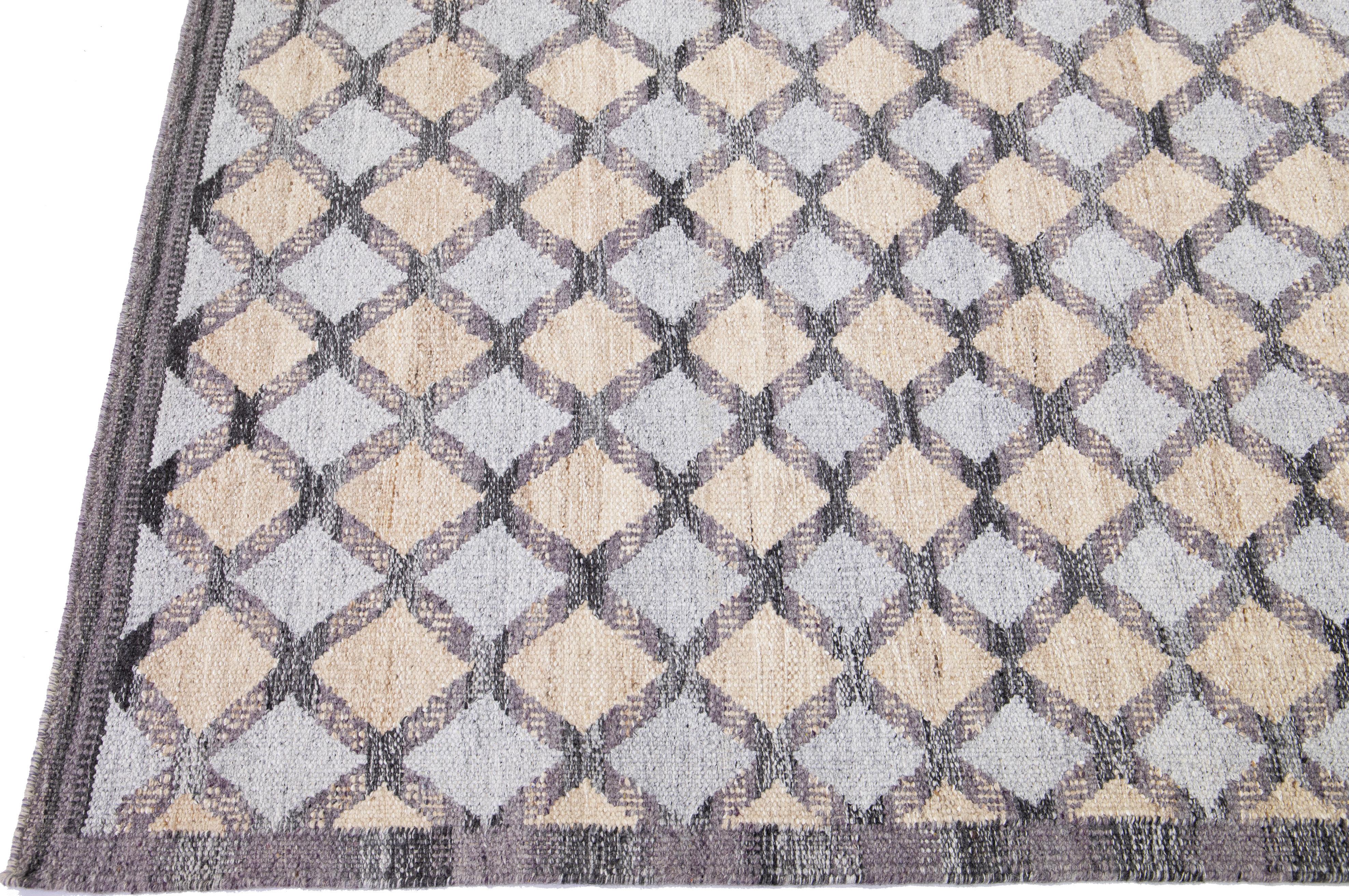 Indian Gray Modern Swedish Style Handmade Wool Rug with Geometric Motif For Sale