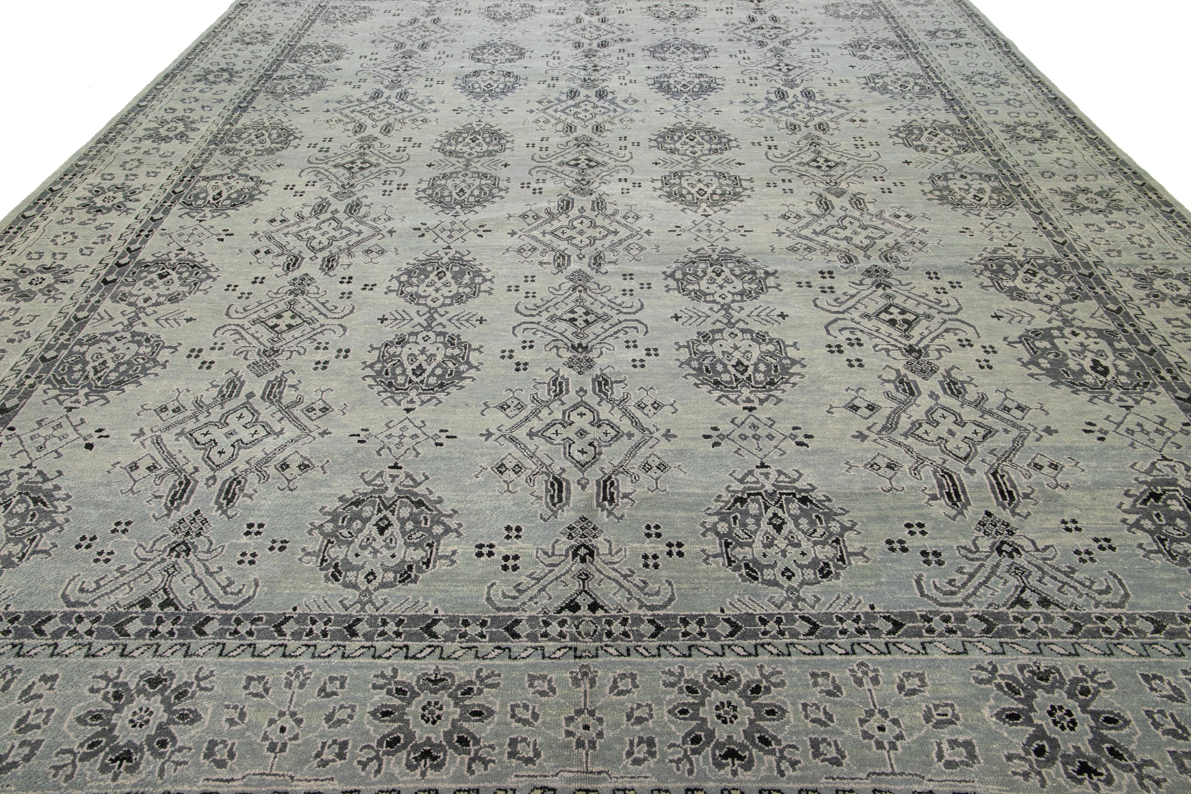 Tapis moderne de style Tabriz fait à la main avec motif sur toute la surface en vente 2