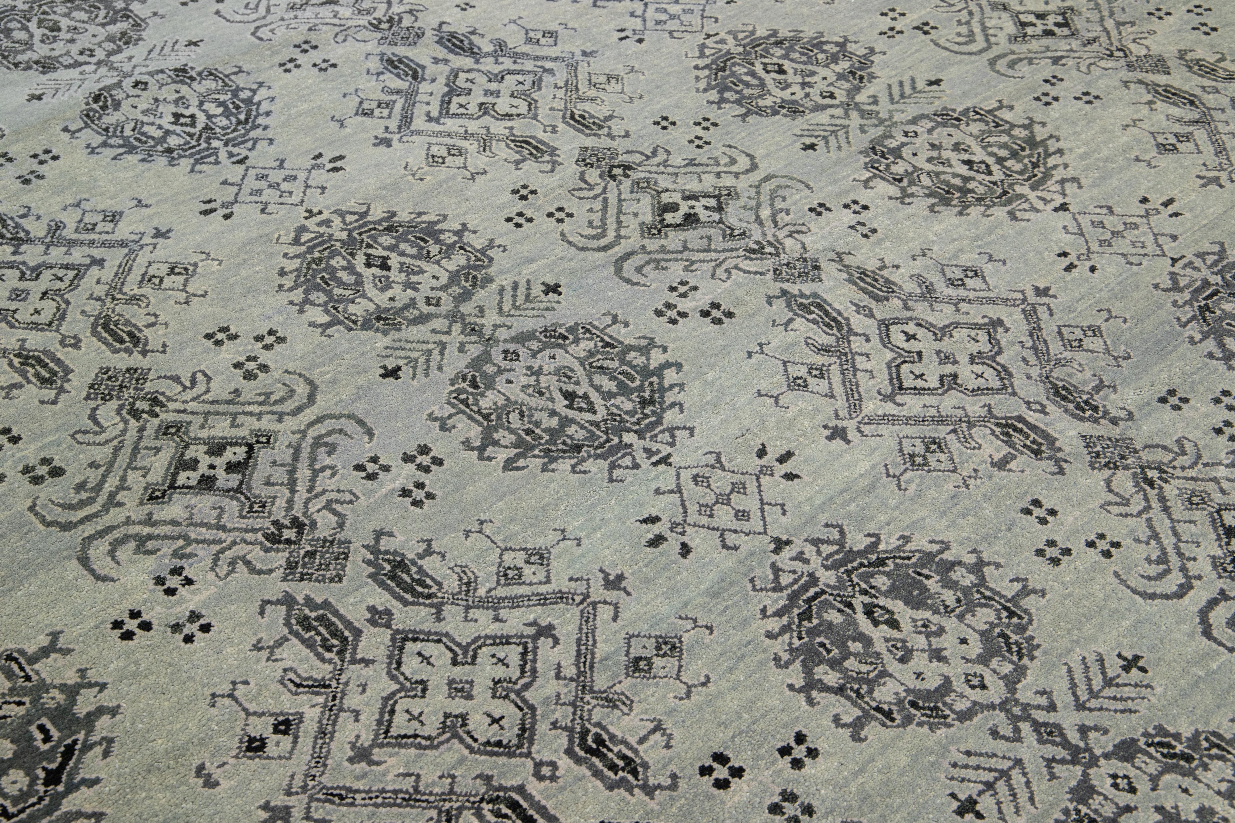 Tapis moderne de style Tabriz fait à la main avec motif sur toute la surface en vente 3