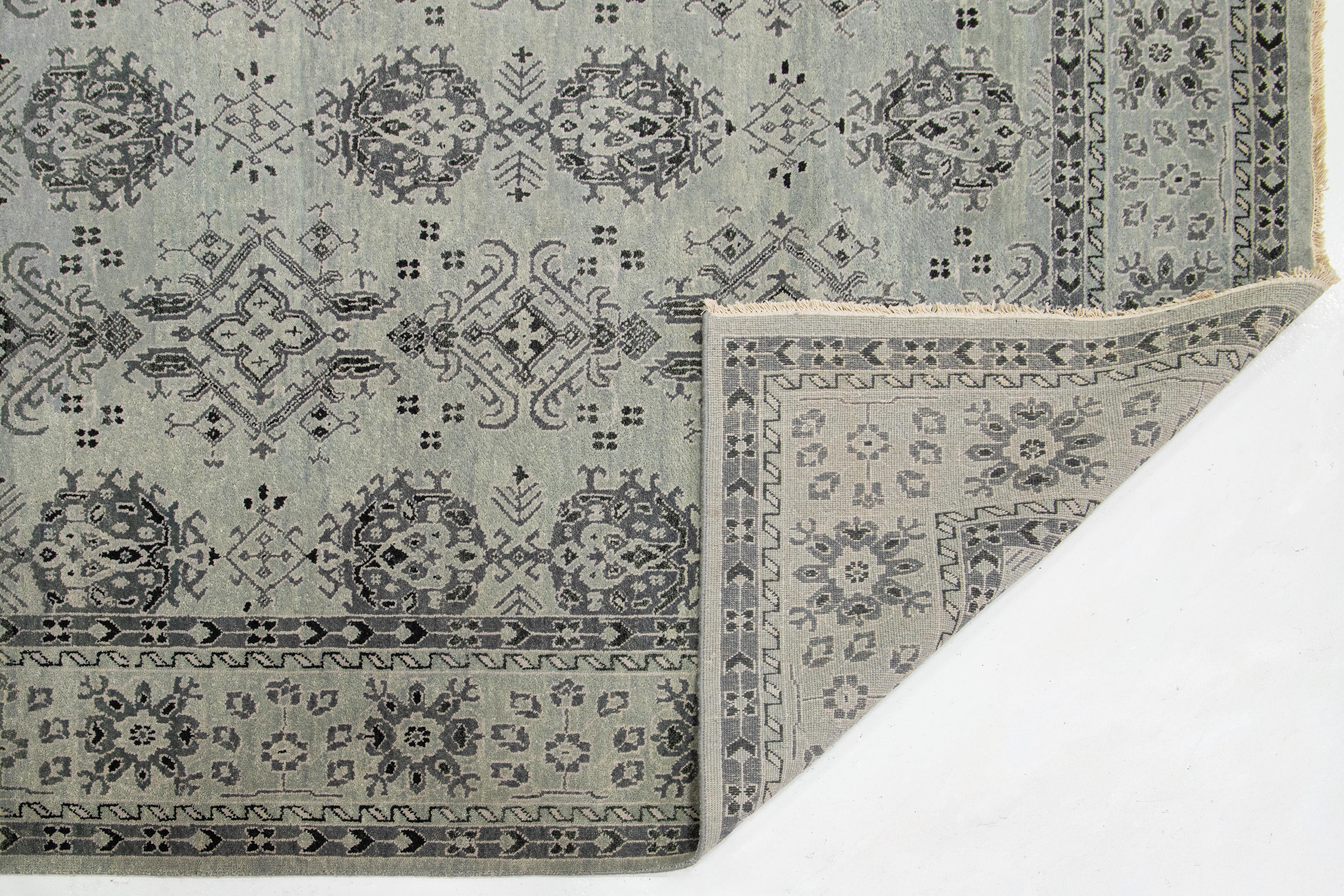 Indien Tapis moderne de style Tabriz fait à la main avec motif sur toute la surface en vente