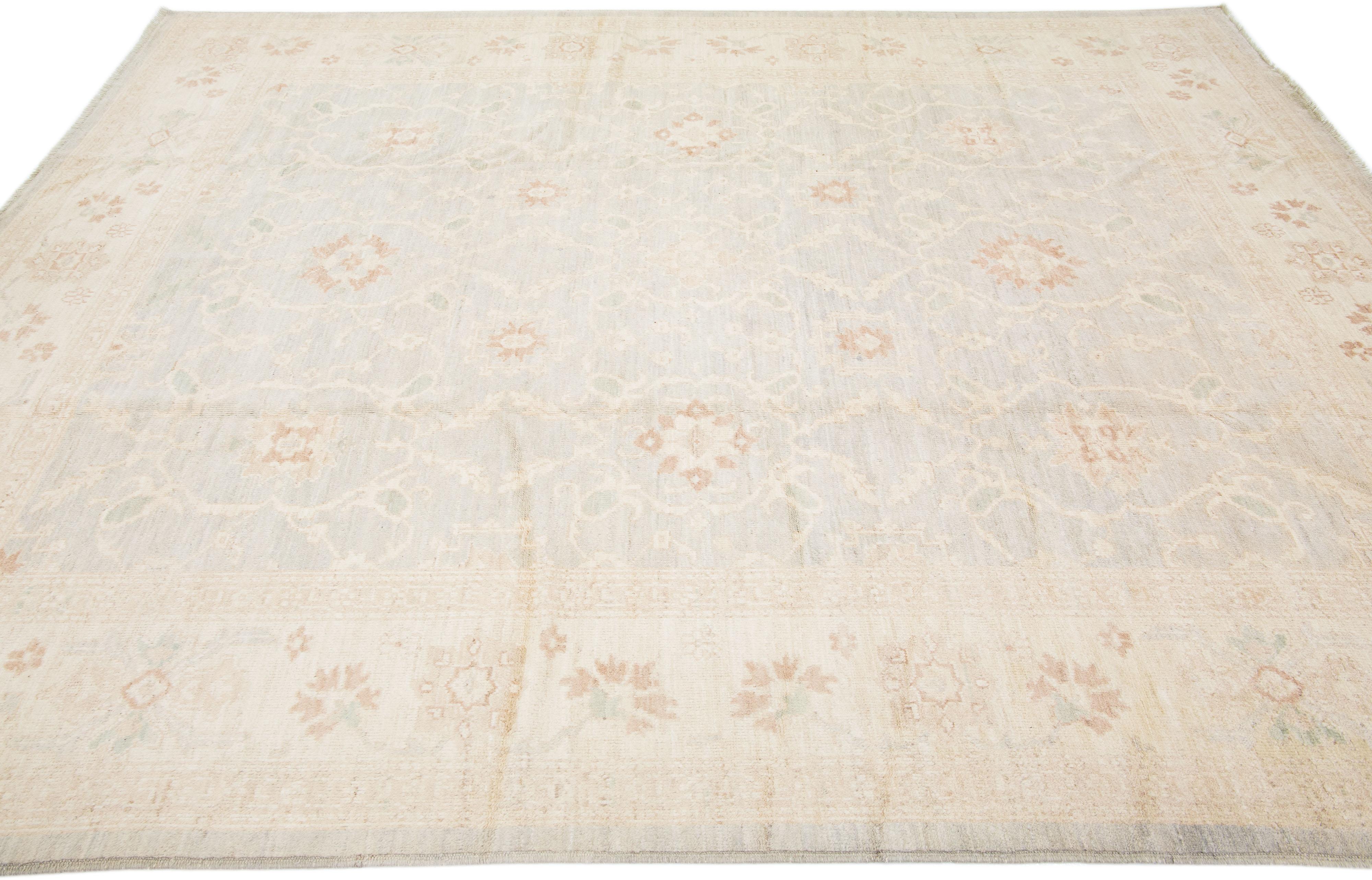Gray Modern Turkish Oushak Handmade Floral Pattern Wool Rug In New Condition For Sale In Norwalk, CT