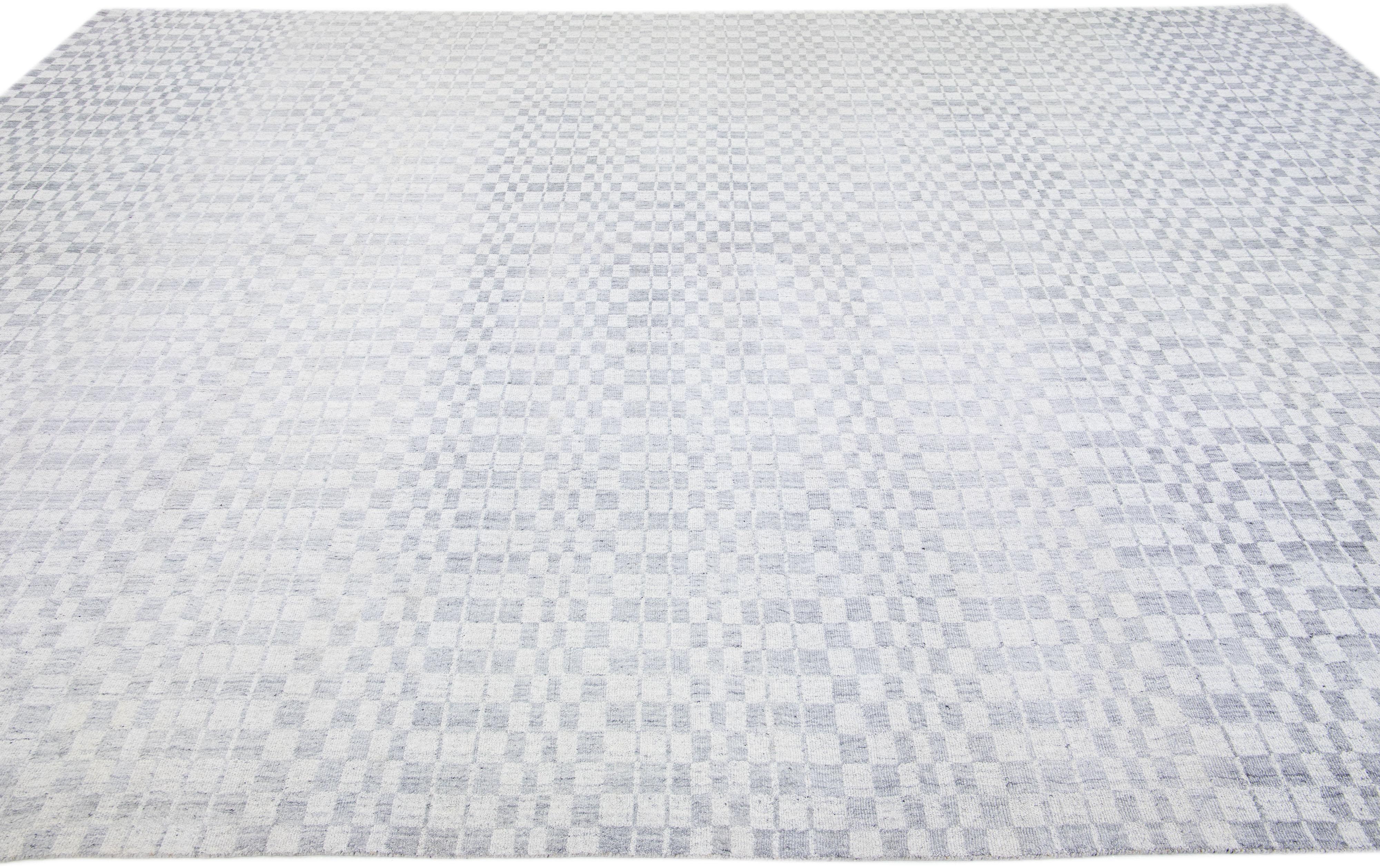 Hand-Knotted Gray Modern Wool & Silk Rug with Geometric Seamless Design For Sale