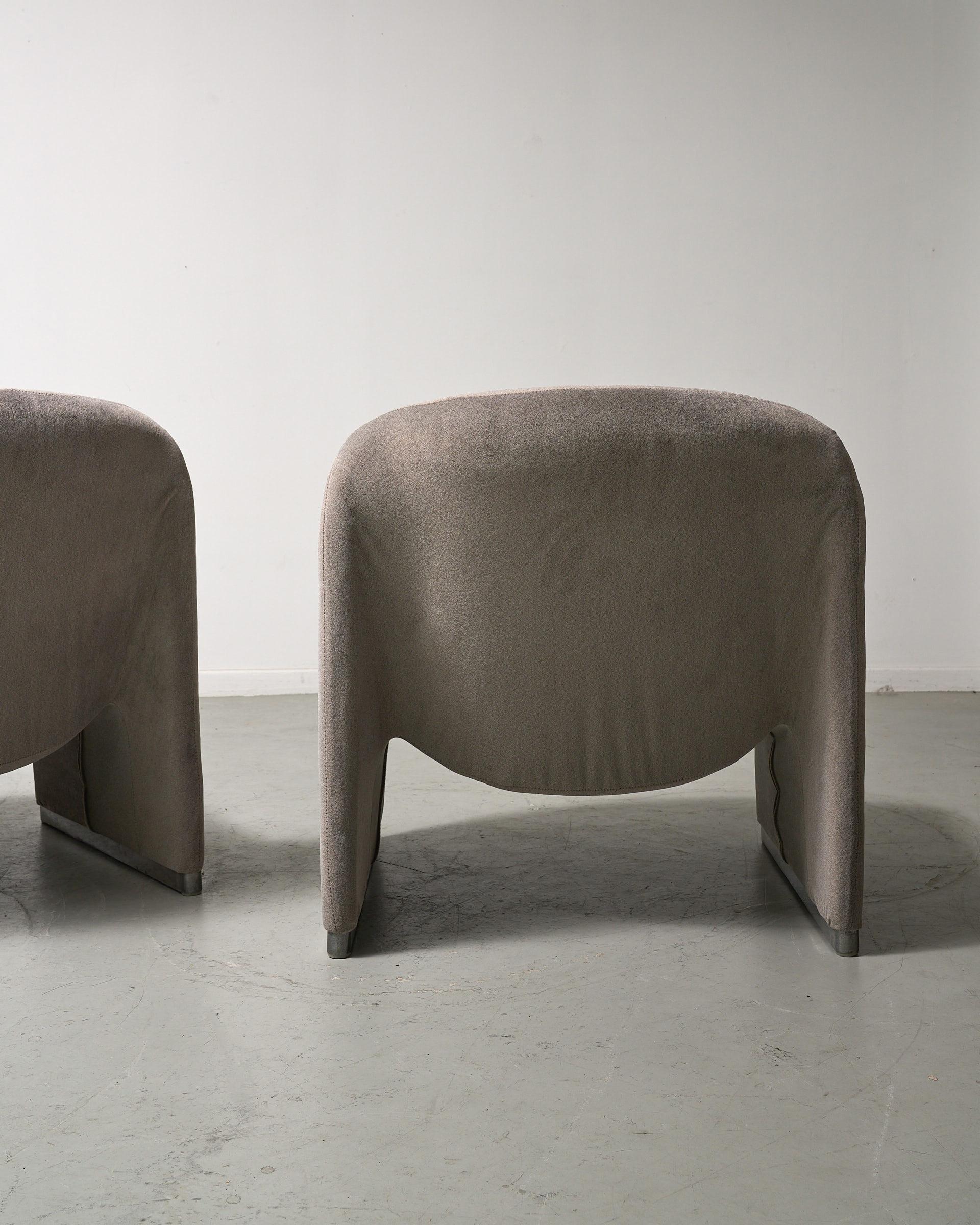 Gray mohair velvet Alky chairs by Giancarlo Piretti for Anonima Castelli In Good Condition For Sale In Brussel, BE