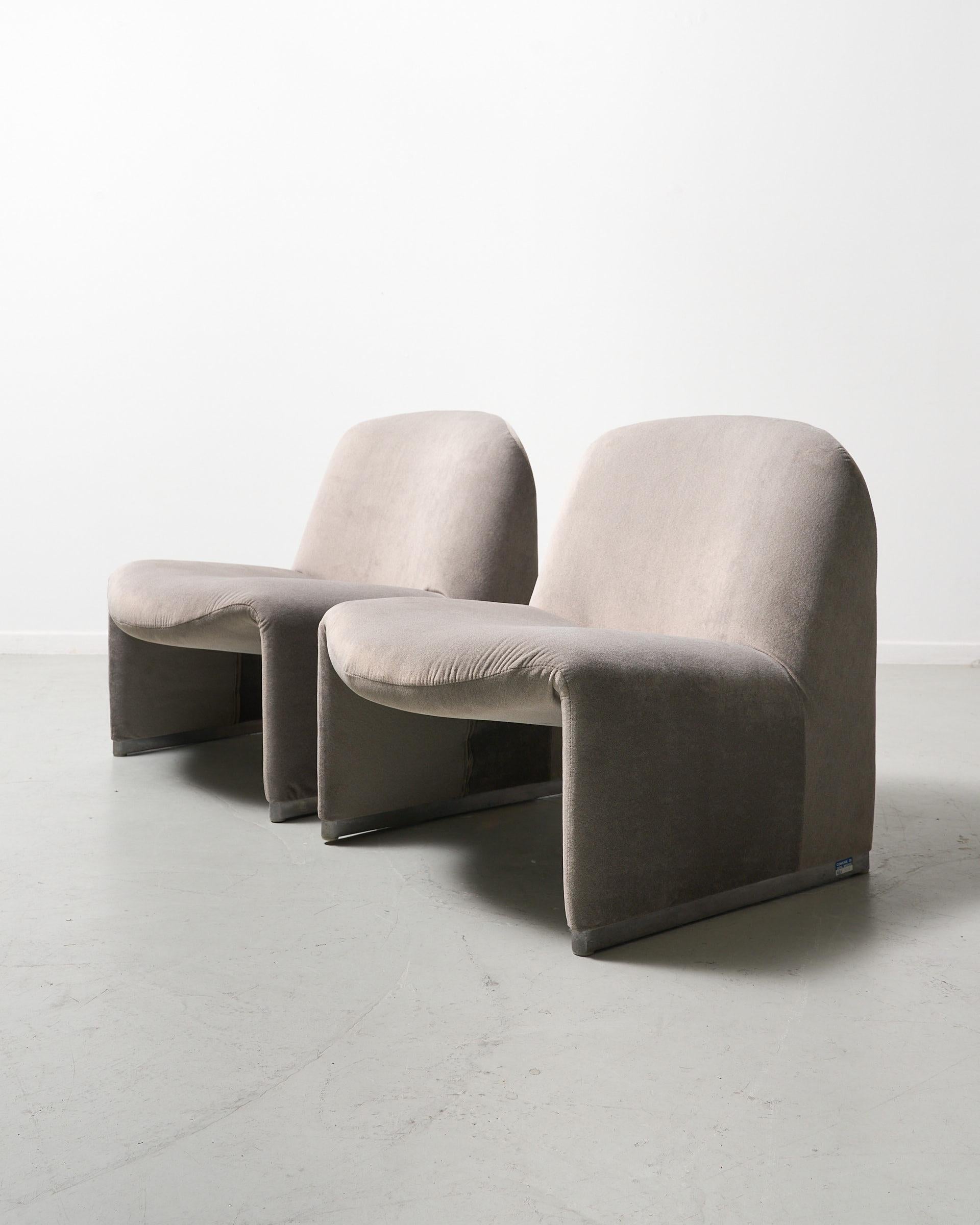 Gray mohair velvet Alky chairs by Giancarlo Piretti for Anonima Castelli For Sale 1