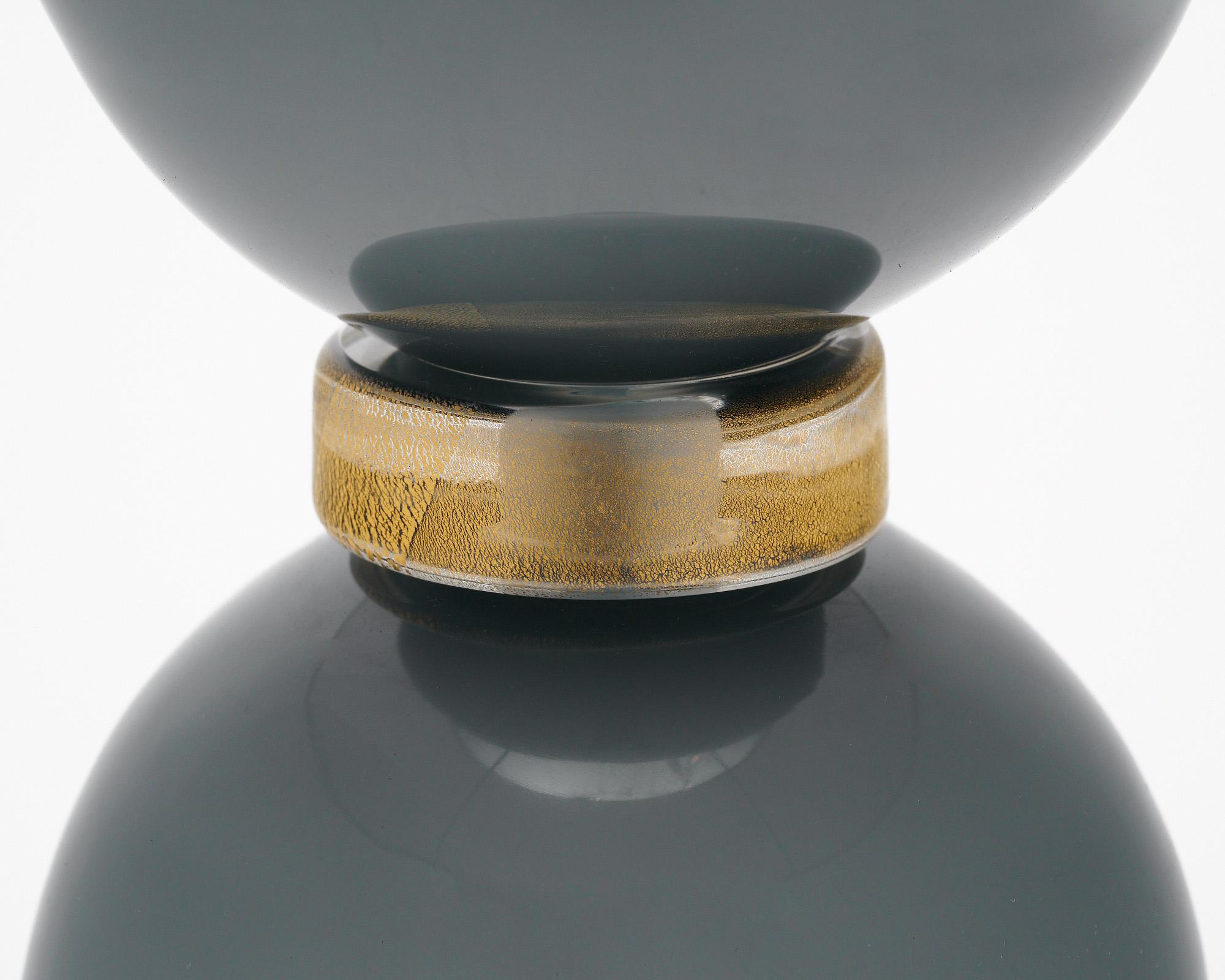 Mid-Century Modern Lampes de table Incamiciato en verre de Murano gris en vente