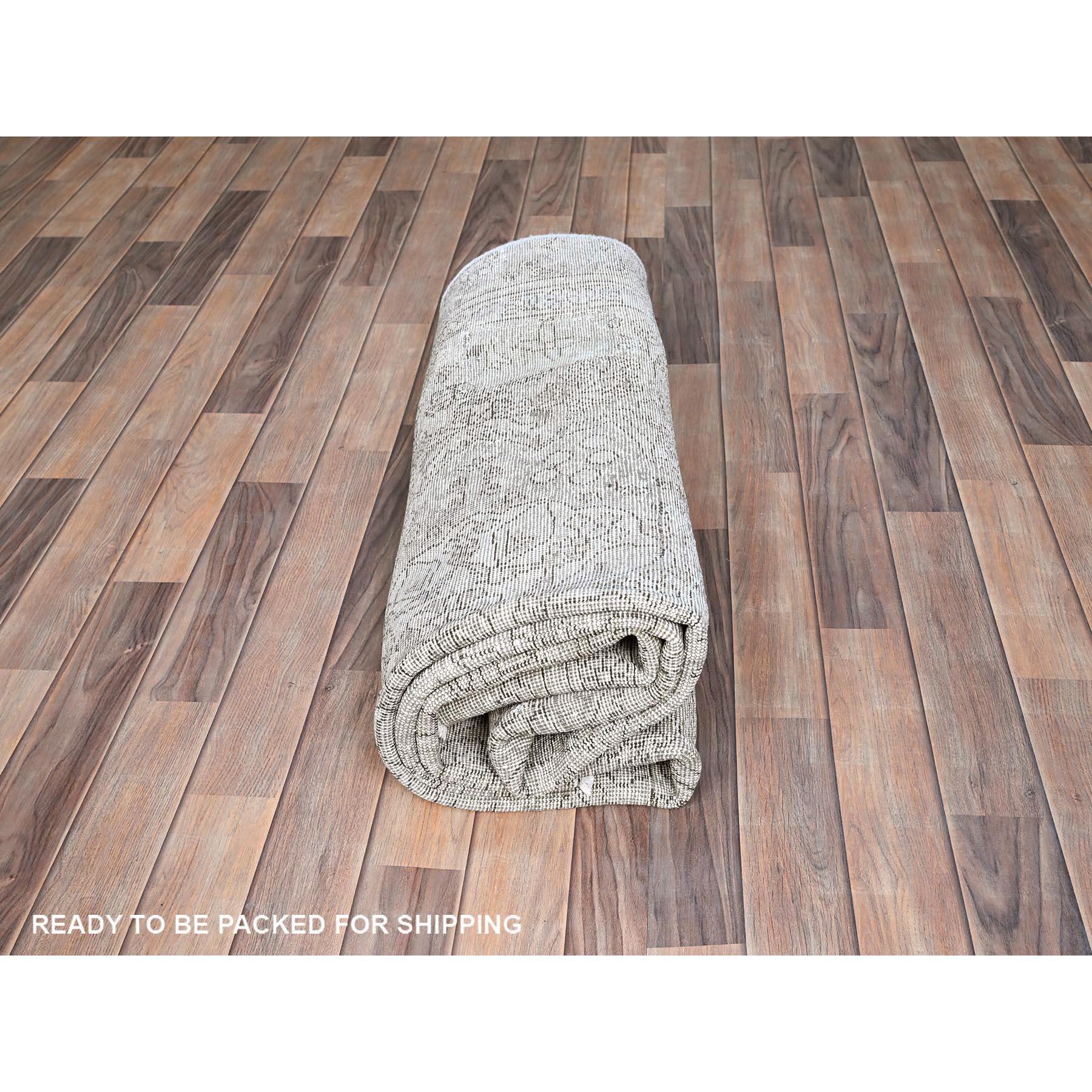 Grauer altpersischer Tabriz All Over Design getragene Wolle rustikaler Look handgeknüpfter Teppich im Angebot 4