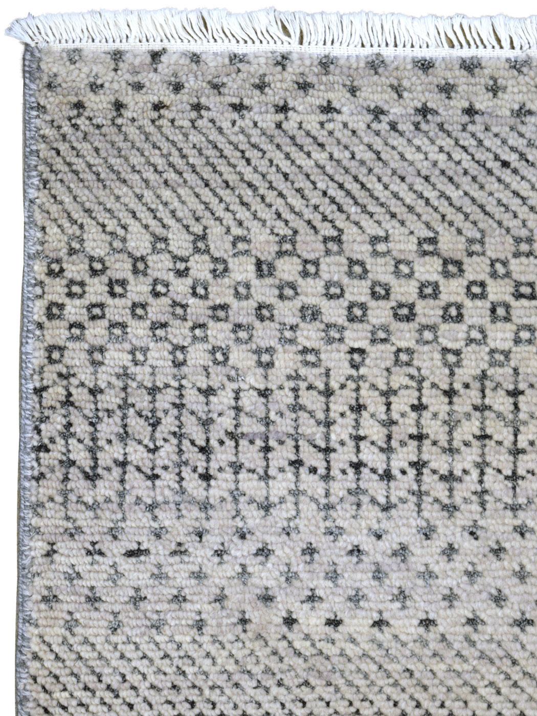 Indiano Tappeto moderno in lana intrecciata grigio su grigio, 6' x 9' in vendita
