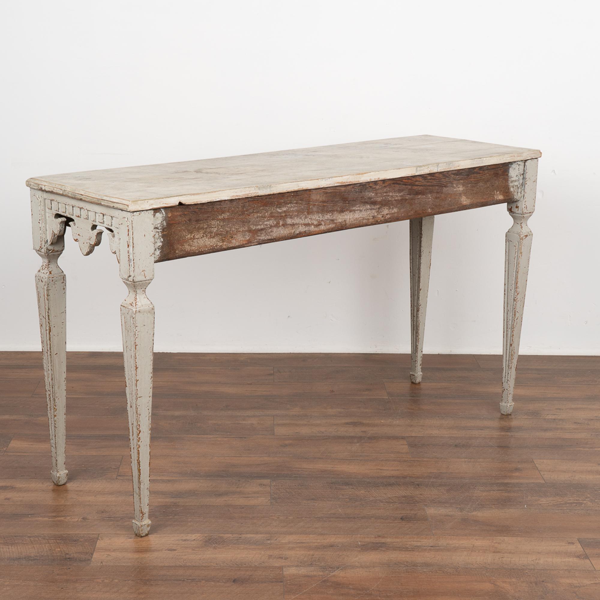 Gray Painted Console Table With Carved Fleur De Lis Skirt, Sweden circa 1880 5