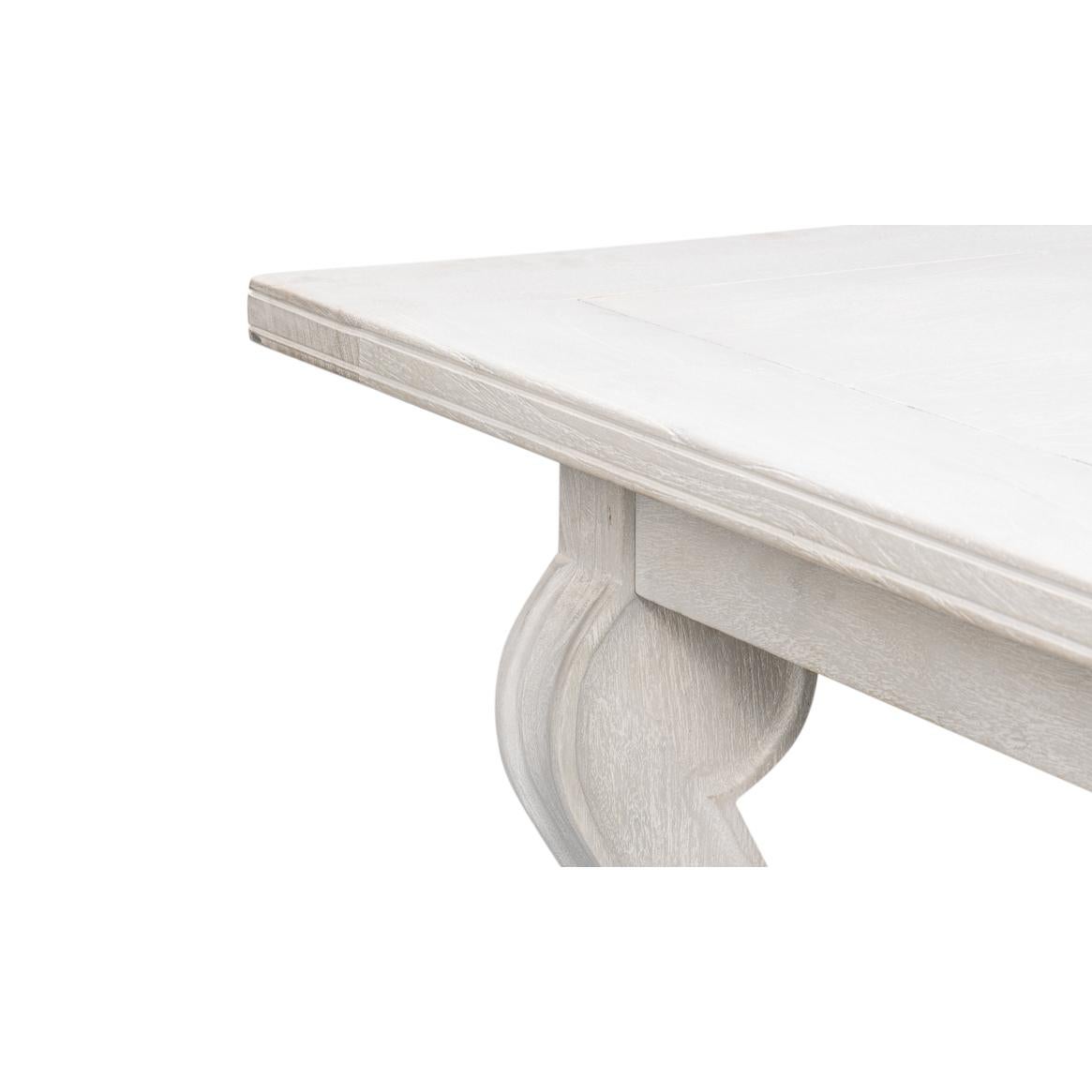 Table de salle à manger française peinte en gris en vente 3