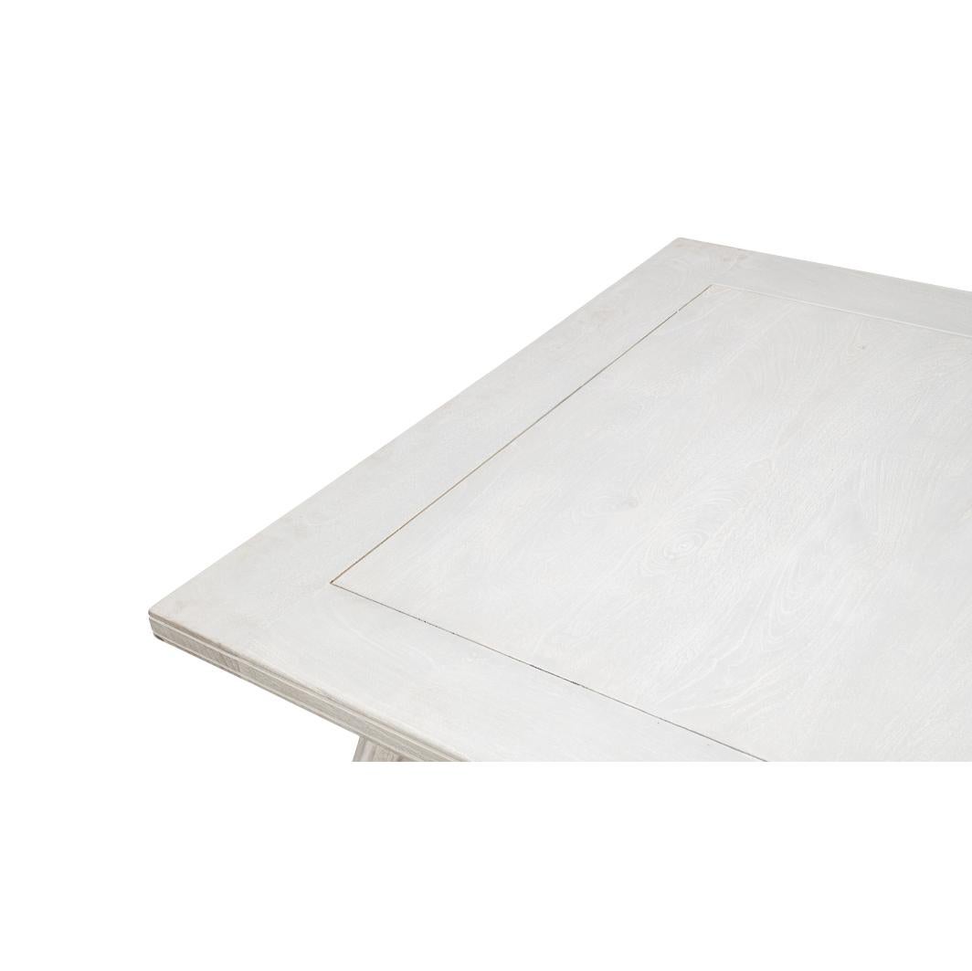 Table de salle à manger française peinte en gris en vente 2