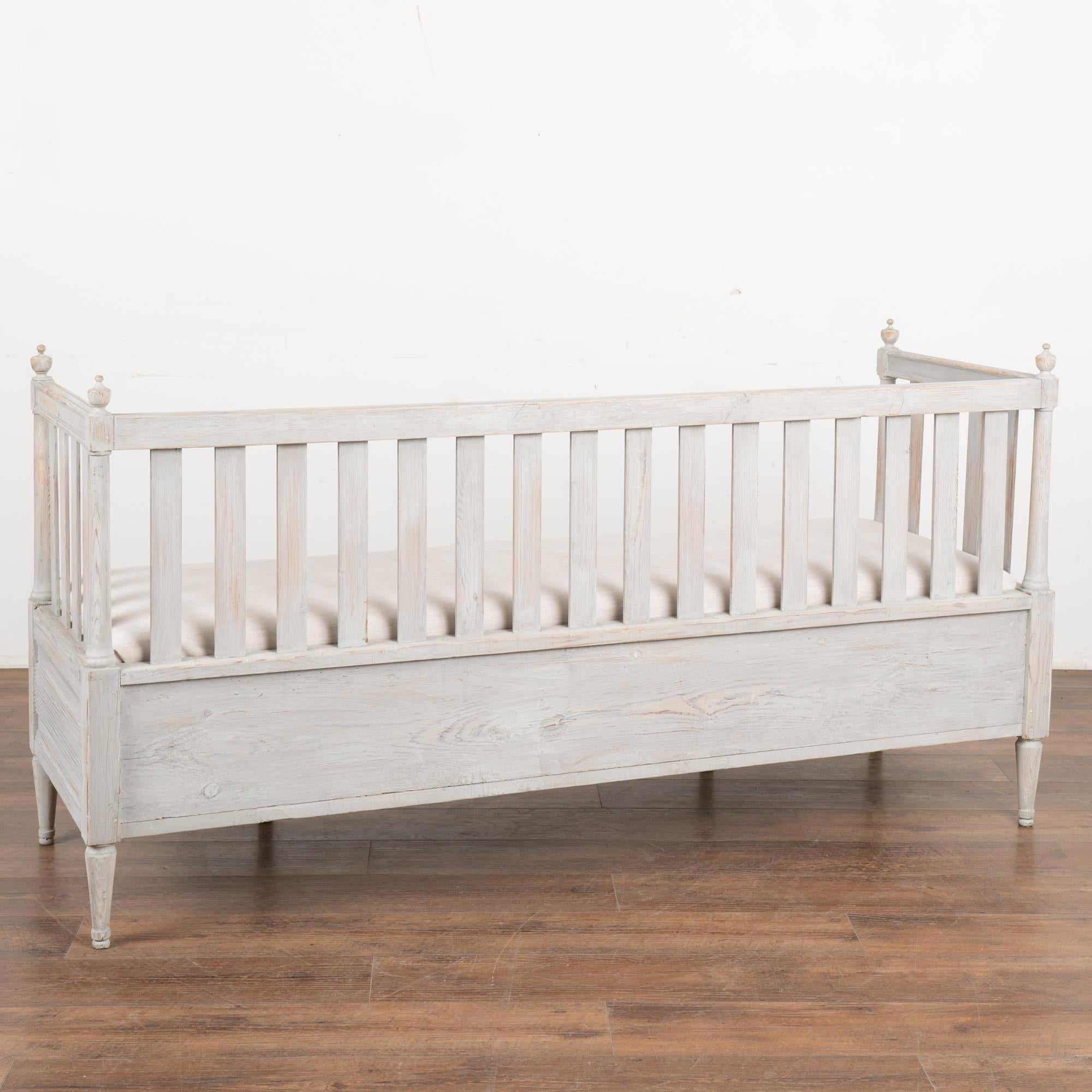 Gray Painted Gustavian Bench With Storage, Sweden circa 1840 For Sale 4