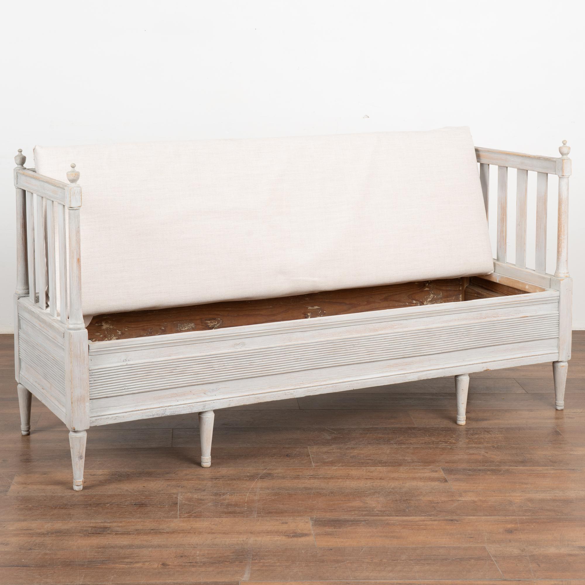Gray Painted Gustavian Bench With Storage, Sweden circa 1840 In Good Condition In Round Top, TX