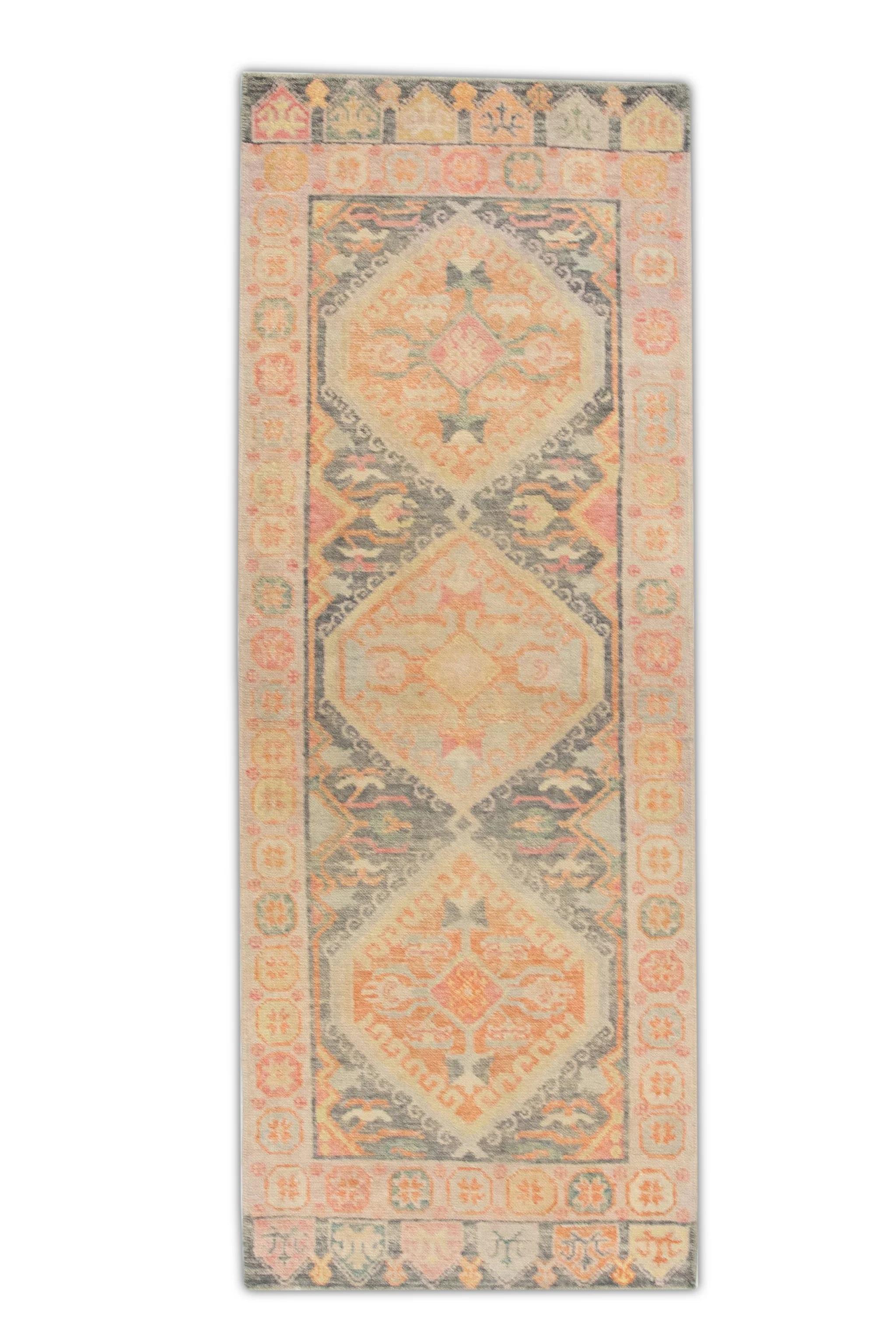 Runner Oushak turco in lana intrecciata a mano grigio e rosa 2'11