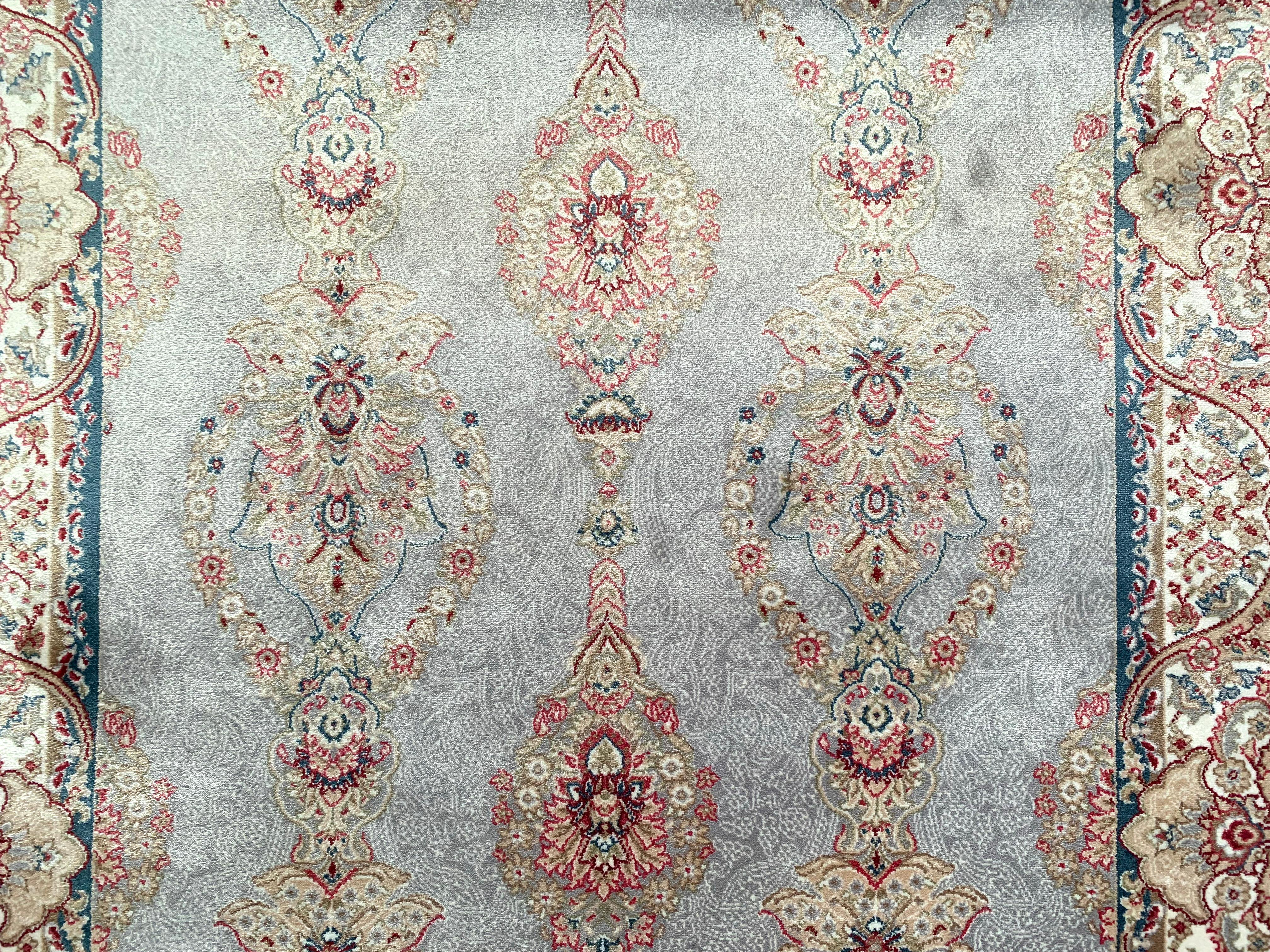 Grauer türkischer Teppich aus reiner Seide, 1000 KPSI (Maschinell gefertigt) im Angebot