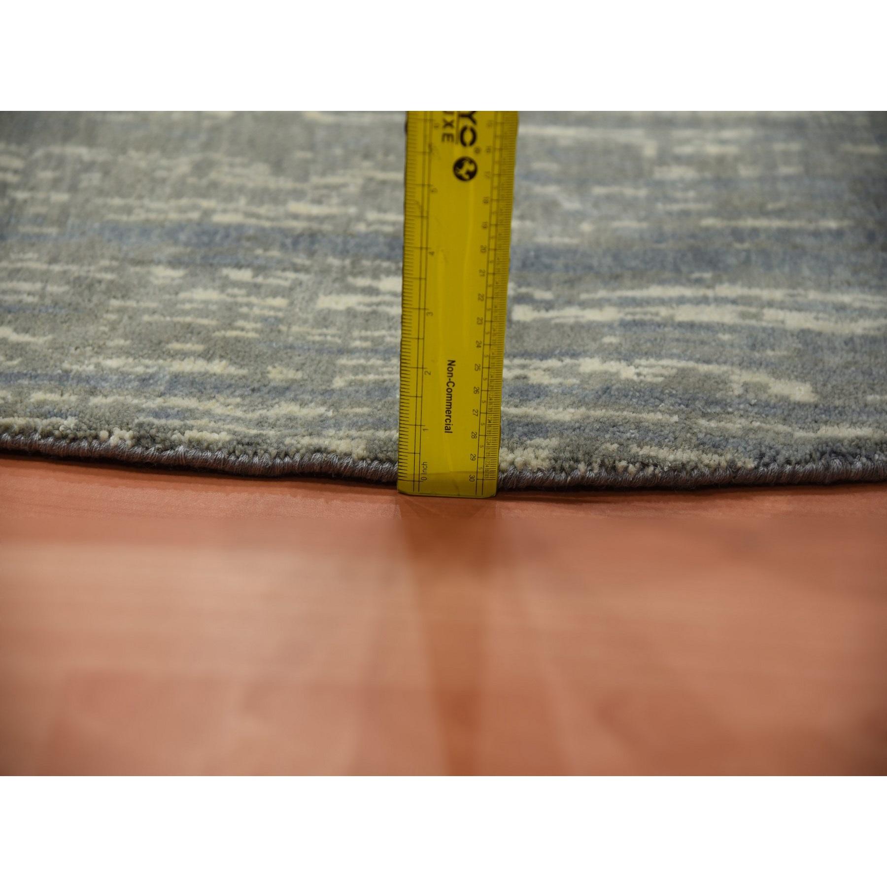 Gray Pure Wool Hand Knotted Modern Ombre Design Round Oriental Rug 7'10
