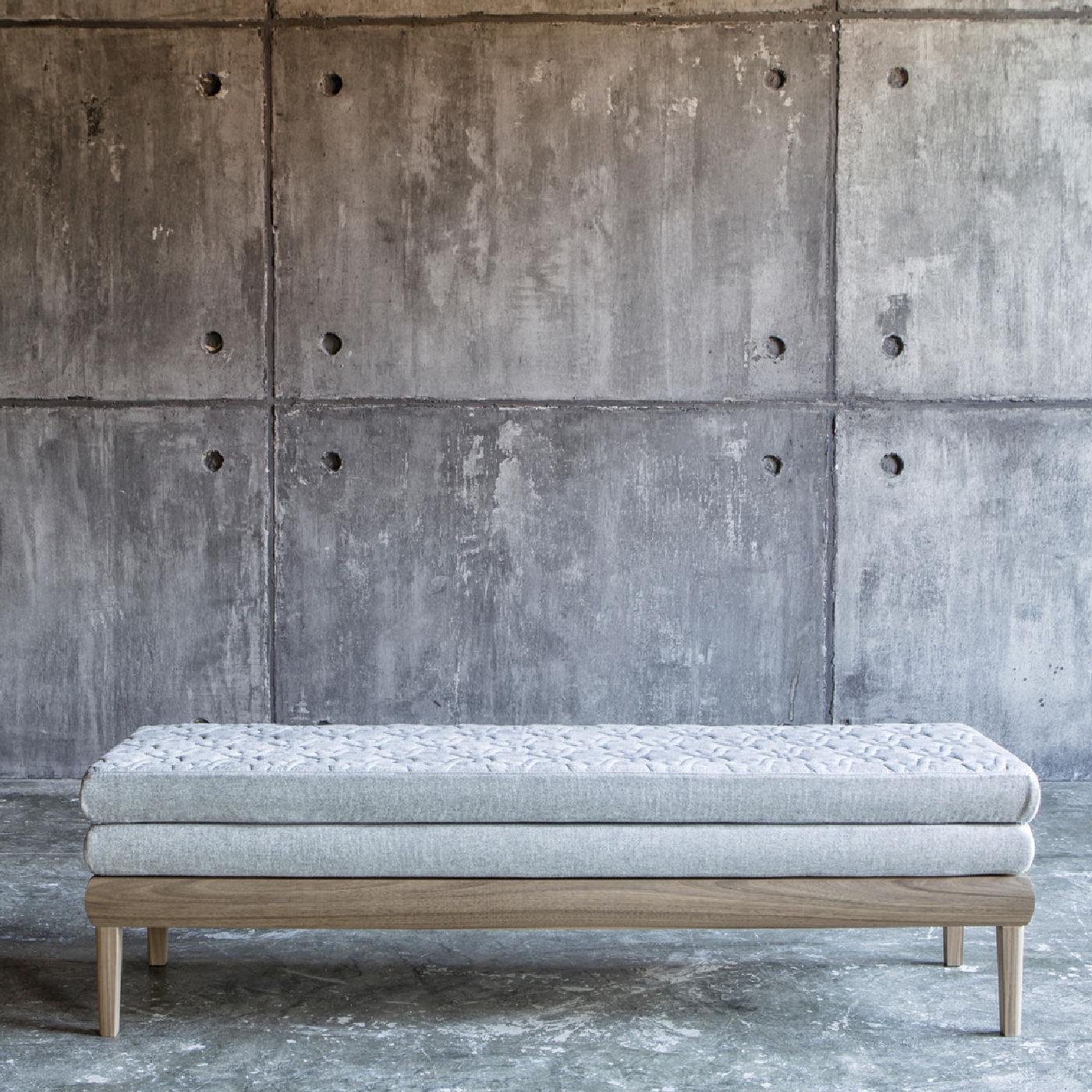 Gray Seeing Her on the Bench In New Condition In Milan, IT