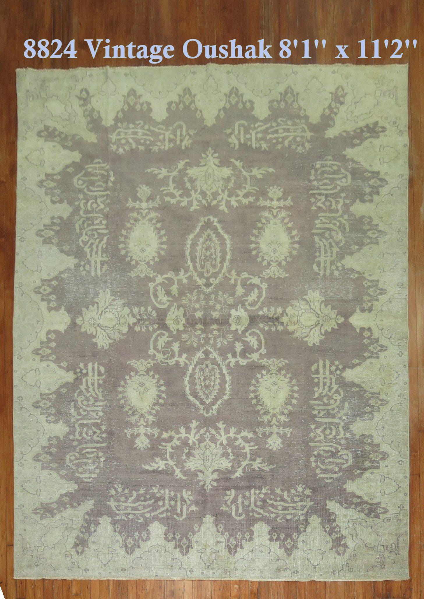 Antiker Oushak-Teppich im Shabby-Stil, grau im Angebot 7