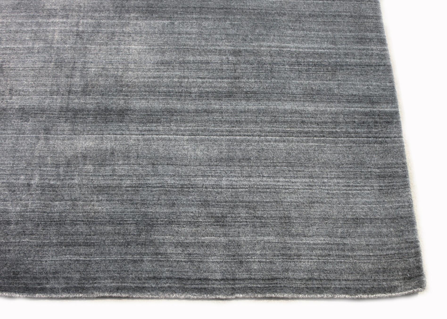 Gray Silk Modern Rug In New Condition For Sale In Laguna Hills, CA
