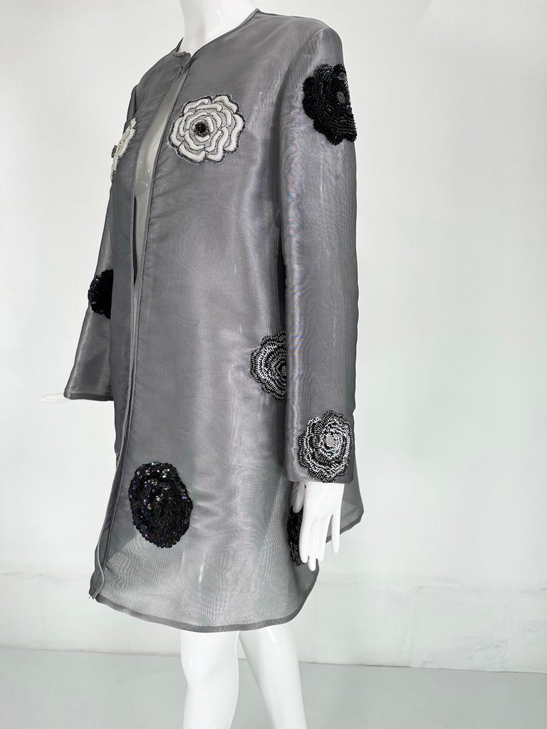 Gray silk Organza Embroidered Beaded &Sequin Circles Evening Coat  In Good Condition For Sale In West Palm Beach, FL