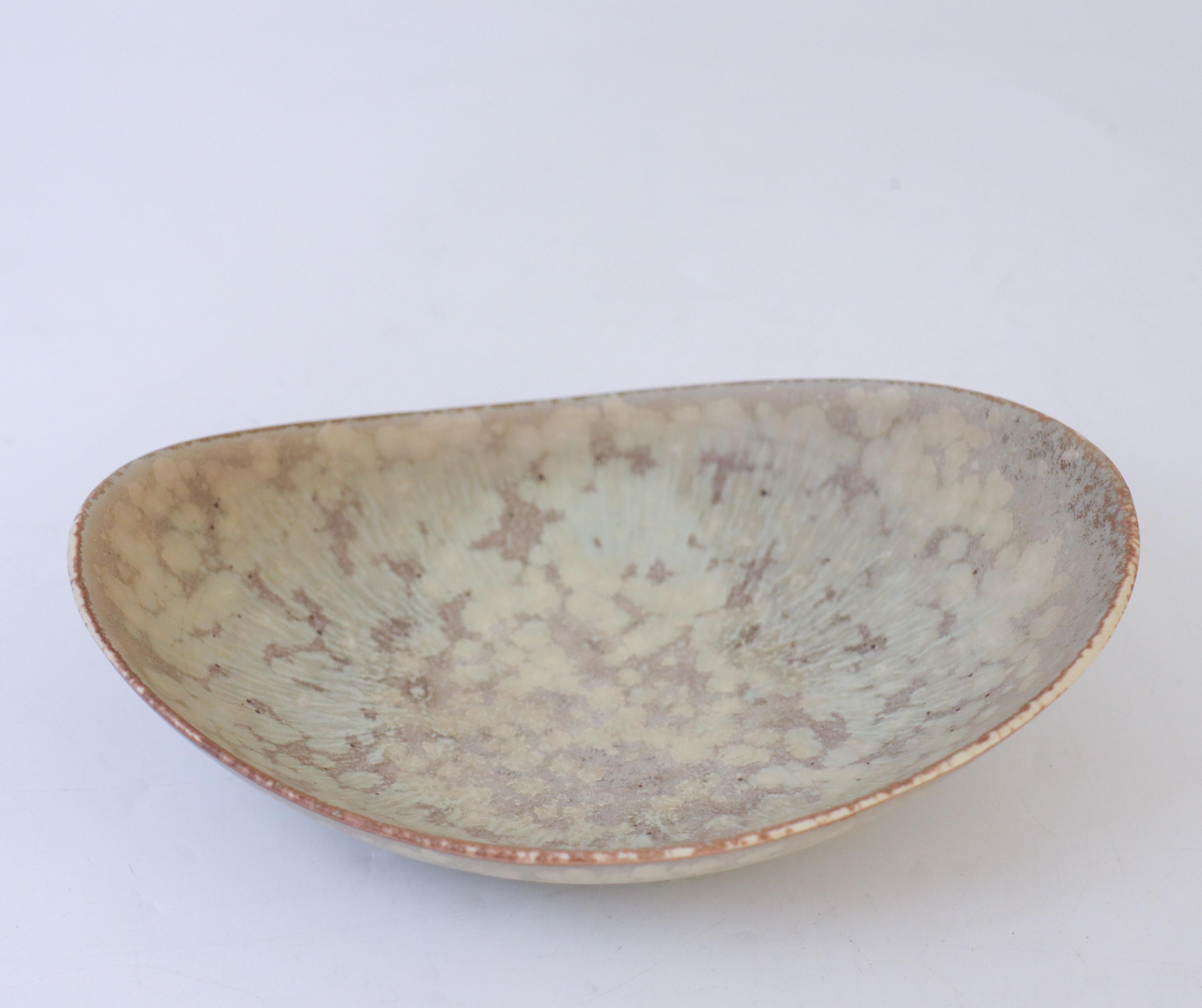 Svedese Ciotola in ceramica grigia maculata - Carl-Harry Stålhane - Rörstrand  Metà del XX secolo in vendita