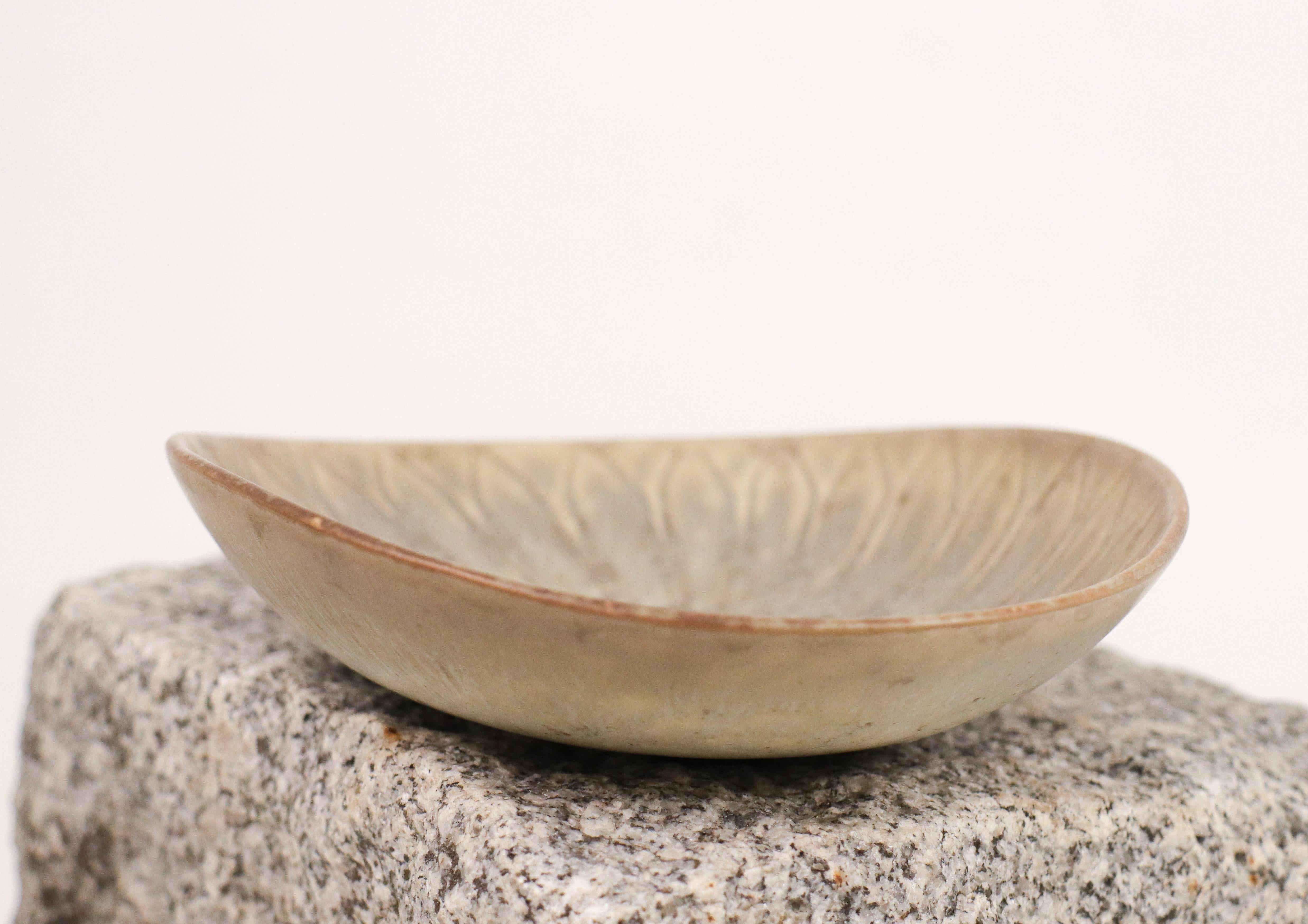 Mid-20th Century Gray Speckled Ceramic Bowl - Carl-Harry Stålhane - Rörstrand  Mid 20th Century For Sale