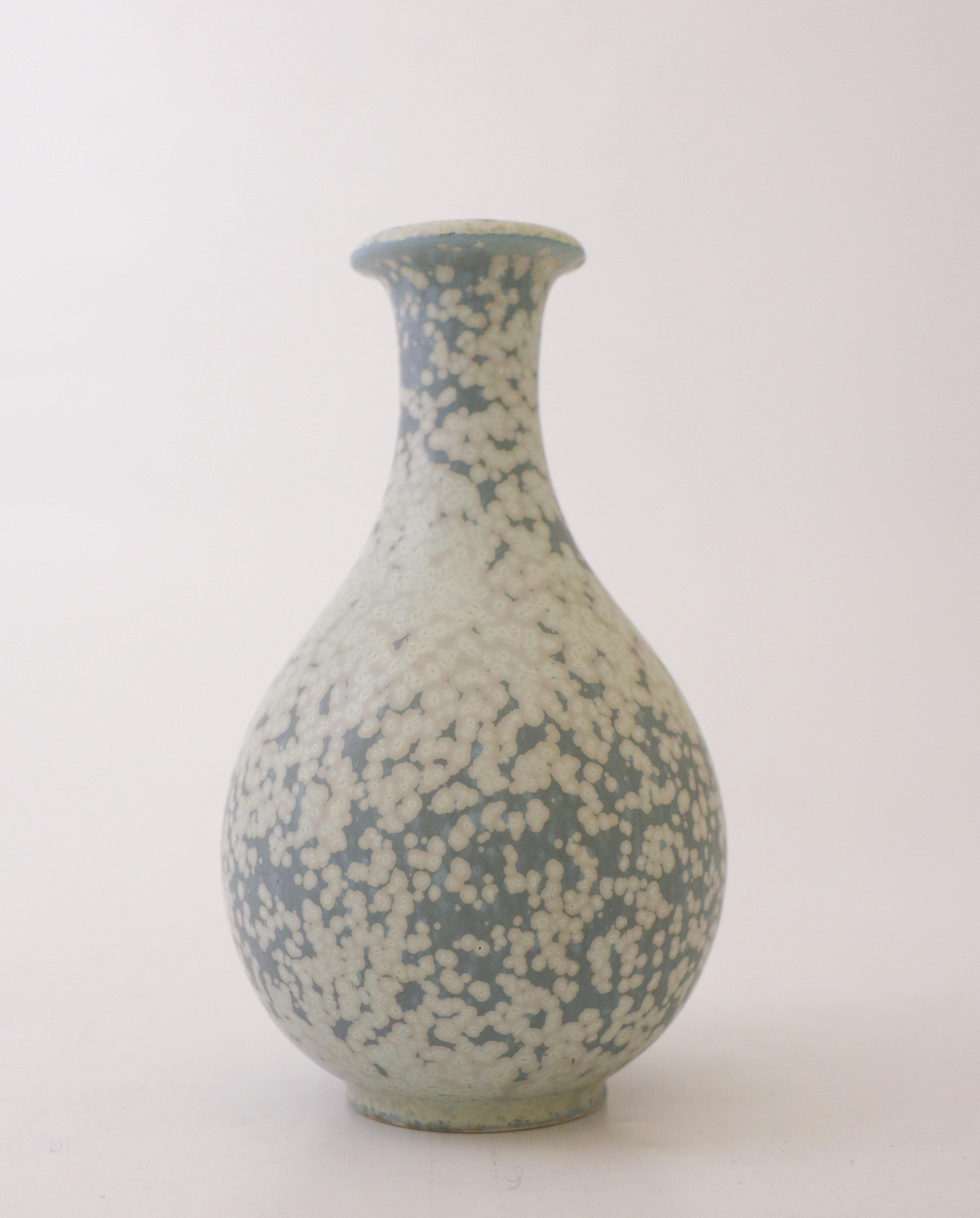 Scandinavian Modern Gray Speckled Vase, Gunnar Nylund, Rörstrand, Scandinavian Mid-Century Vintage For Sale