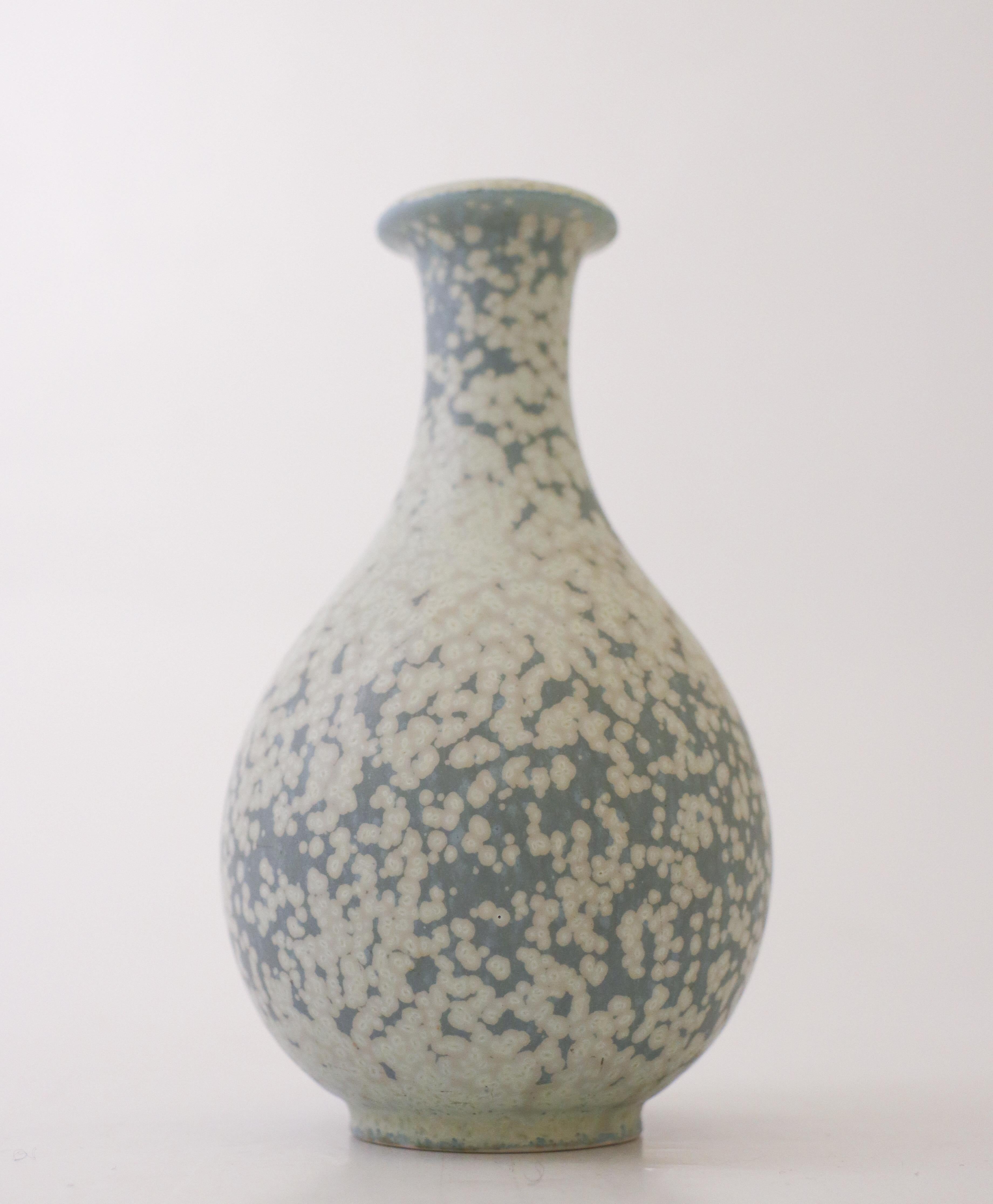 Glazed Gray Speckled Vase, Gunnar Nylund, Rörstrand, Scandinavian Mid-Century Vintage For Sale