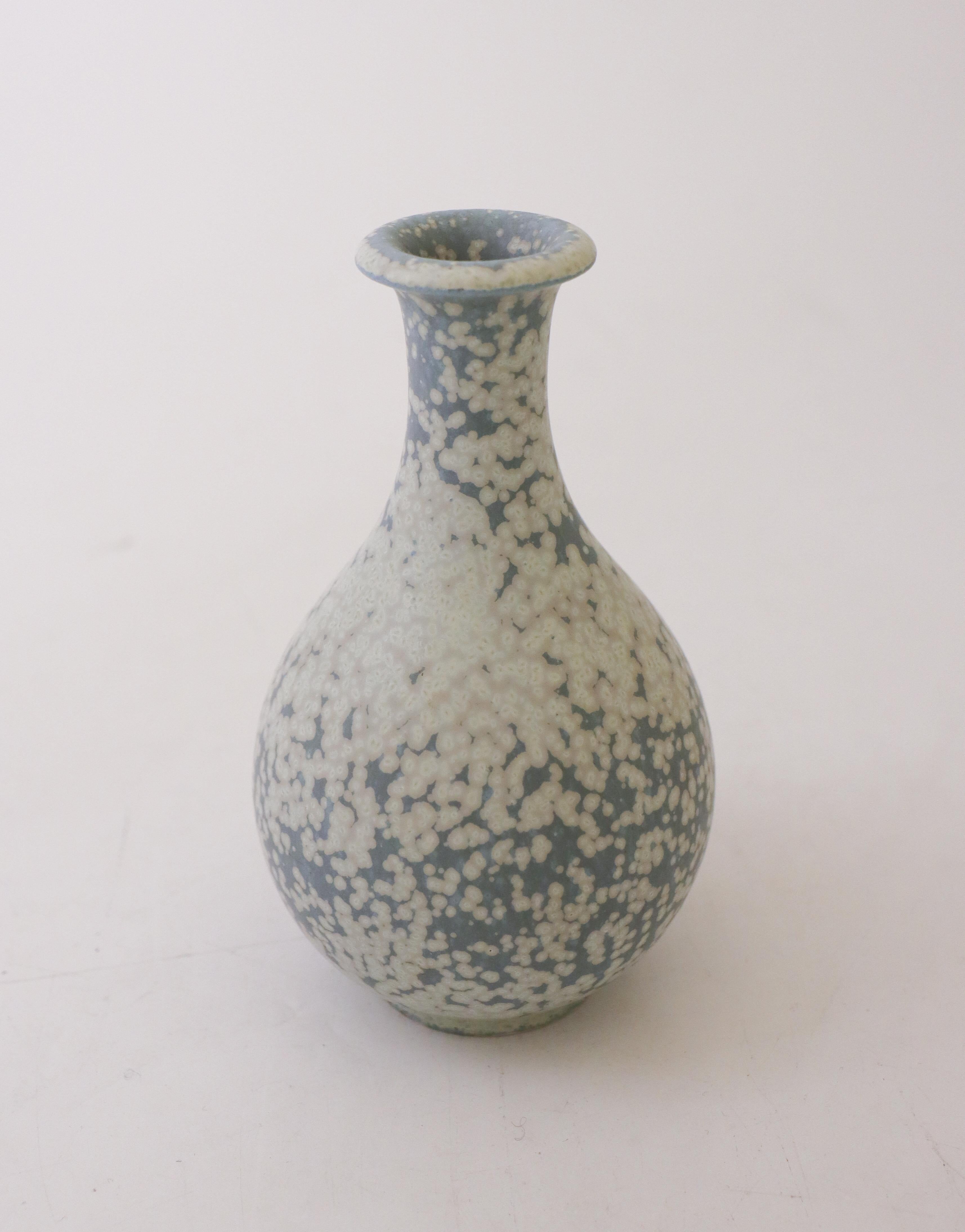 Gray Speckled Vase, Gunnar Nylund, Rörstrand, Scandinavian Mid-Century Vintage In Excellent Condition For Sale In Stockholm, SE