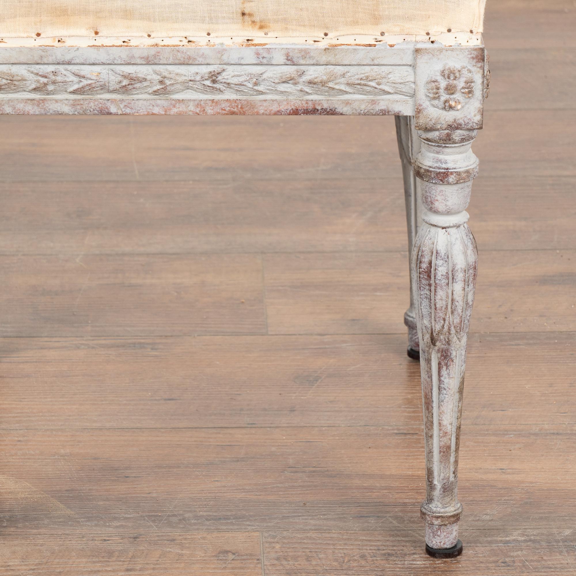 Grauer schwedischer Gustavianischer Hocker, um 1900 4