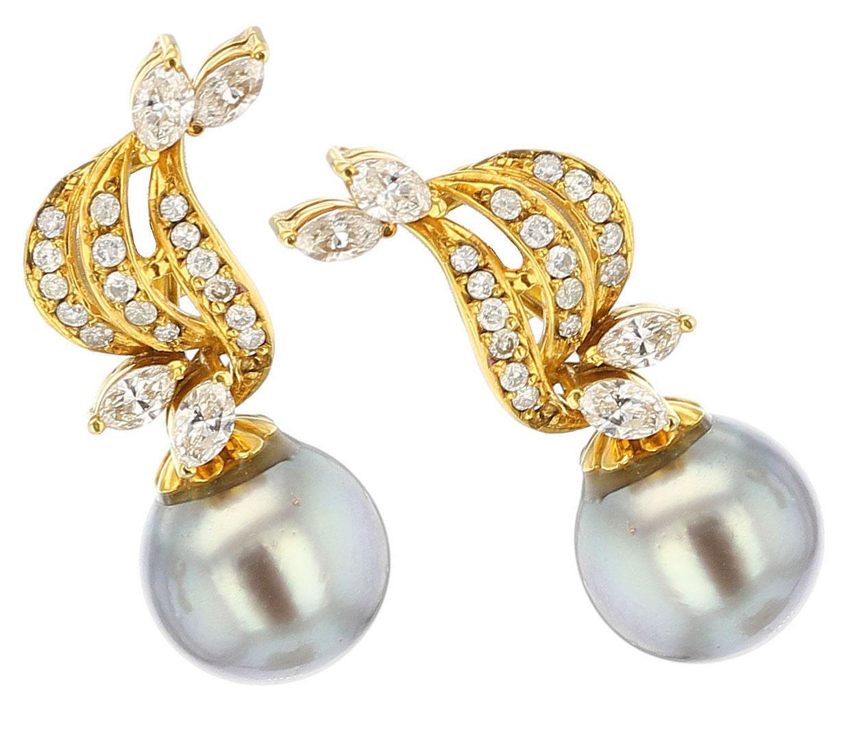 Gray Tahitian Cultured Pearl Diamond Drop Earrings, Detachable, 14K Yellow Gold In Good Condition In New York, NY
