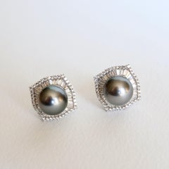 Gray Tahitian Pearls Earrings in 18 Carats White Gold and Diamonds
