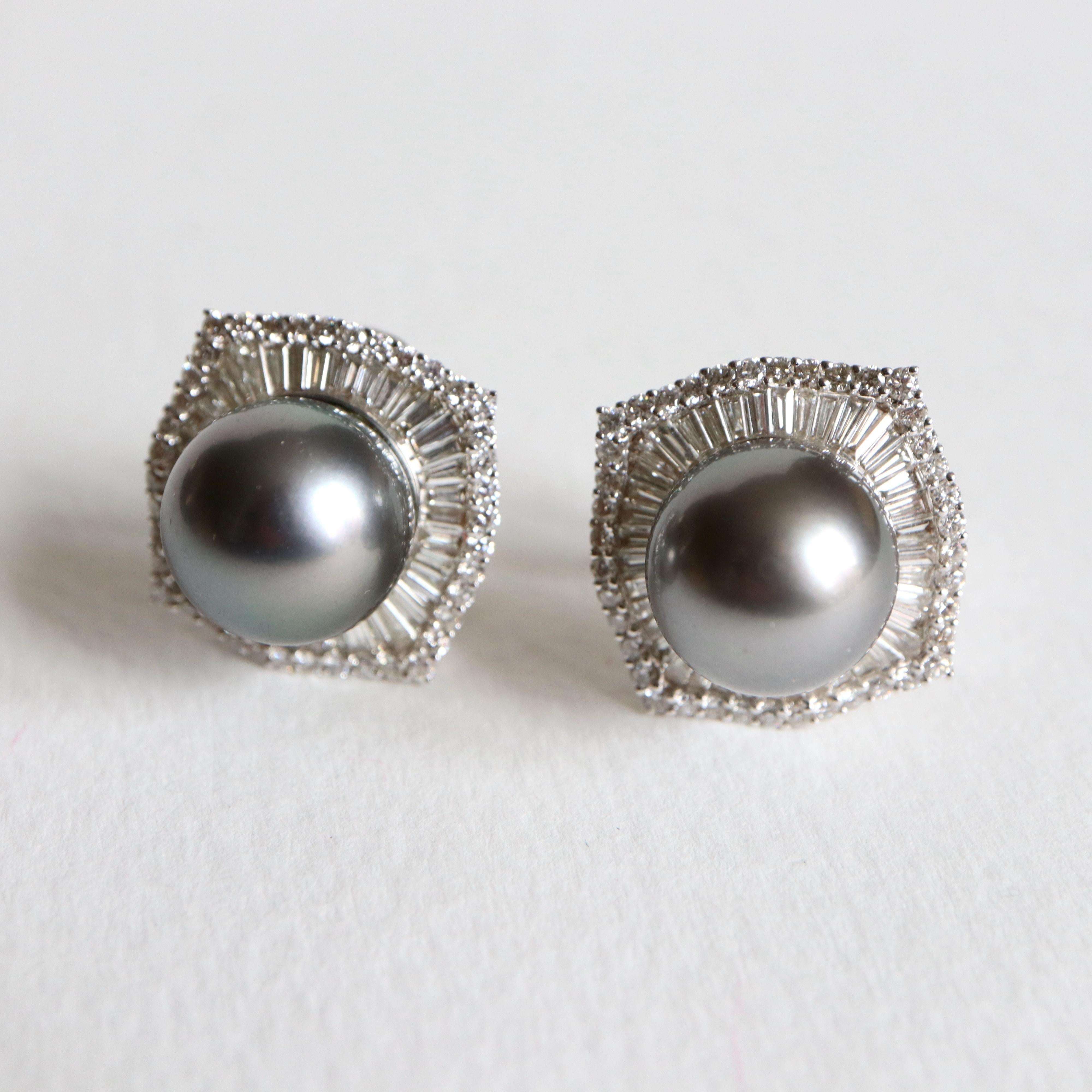Brilliant Cut Gray Tahitian Pearls Earrings in 18 Carats White Gold and Diamonds For Sale