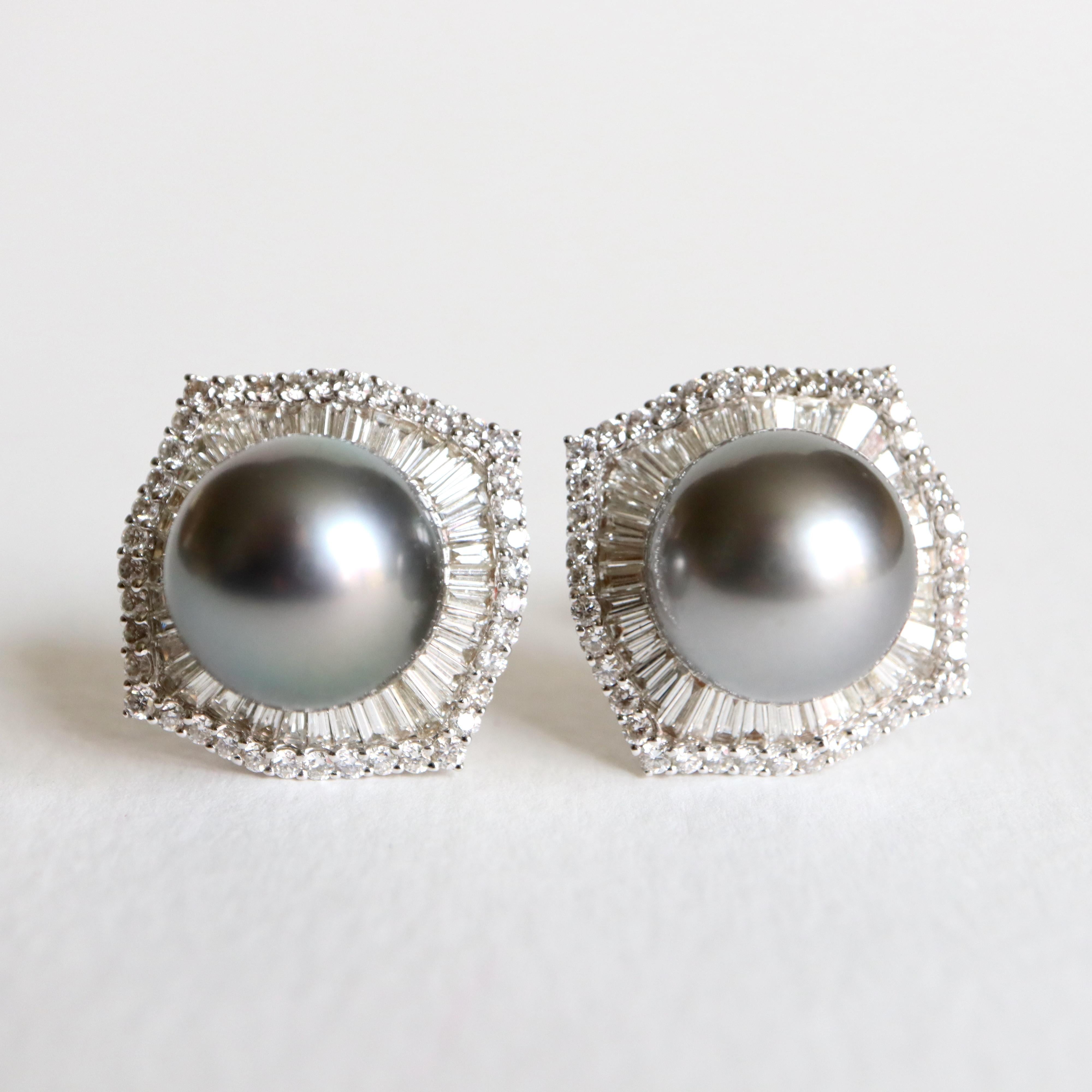 Gray Tahitian Pearls Earrings in 18 Carats White Gold and Diamonds For Sale 1