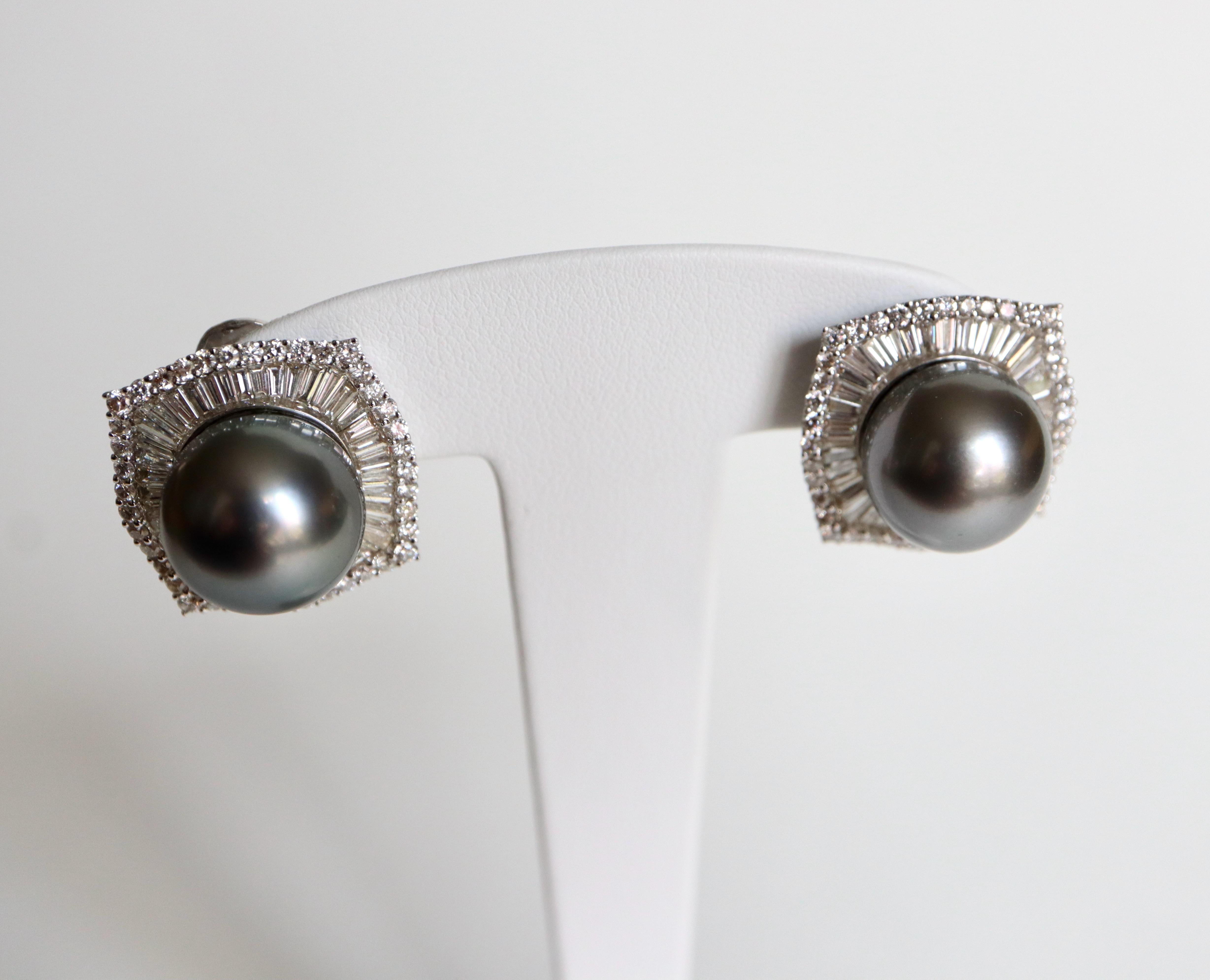 Gray Tahitian Pearls Earrings in 18 Carats White Gold and Diamonds For Sale 2